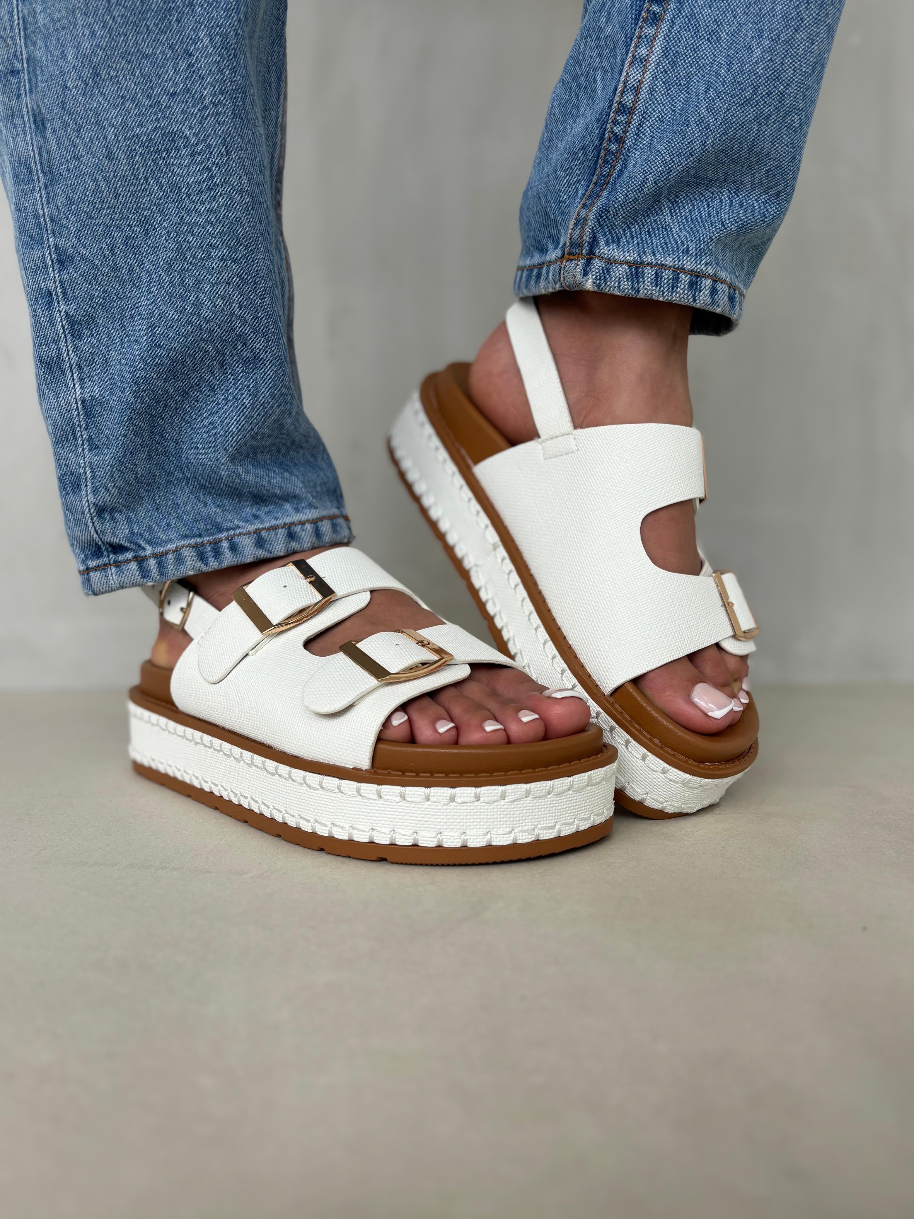 Sandalias Minimalista Con Hebillas Doradas 14349 Plataforma Alta Y Ajuste Seguro