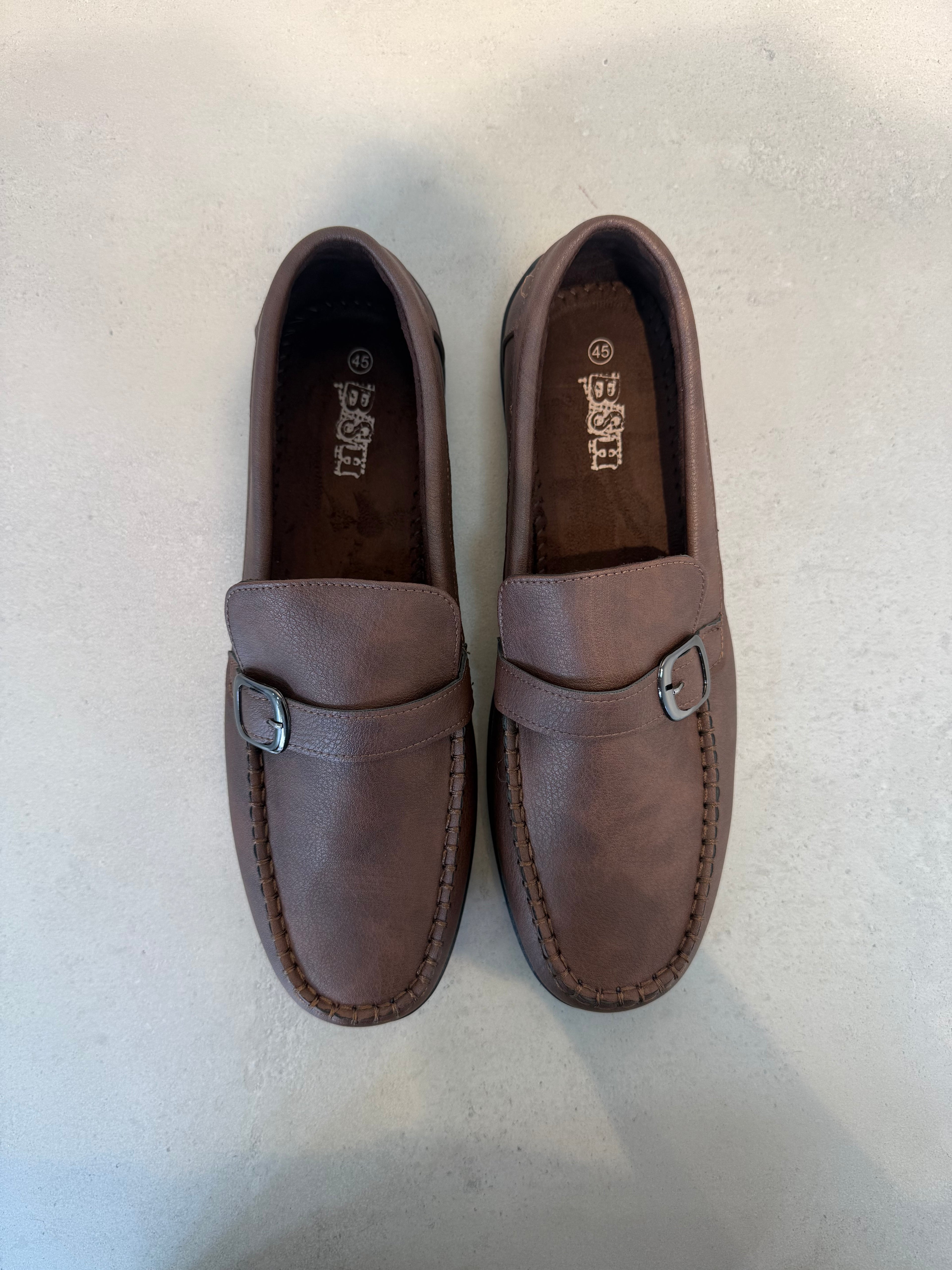 Zapatilla Caballero En Dos Tonos Marrón Con Acabado Sobrio - Ideal Para Oficina Y Salidas Informales - 14106