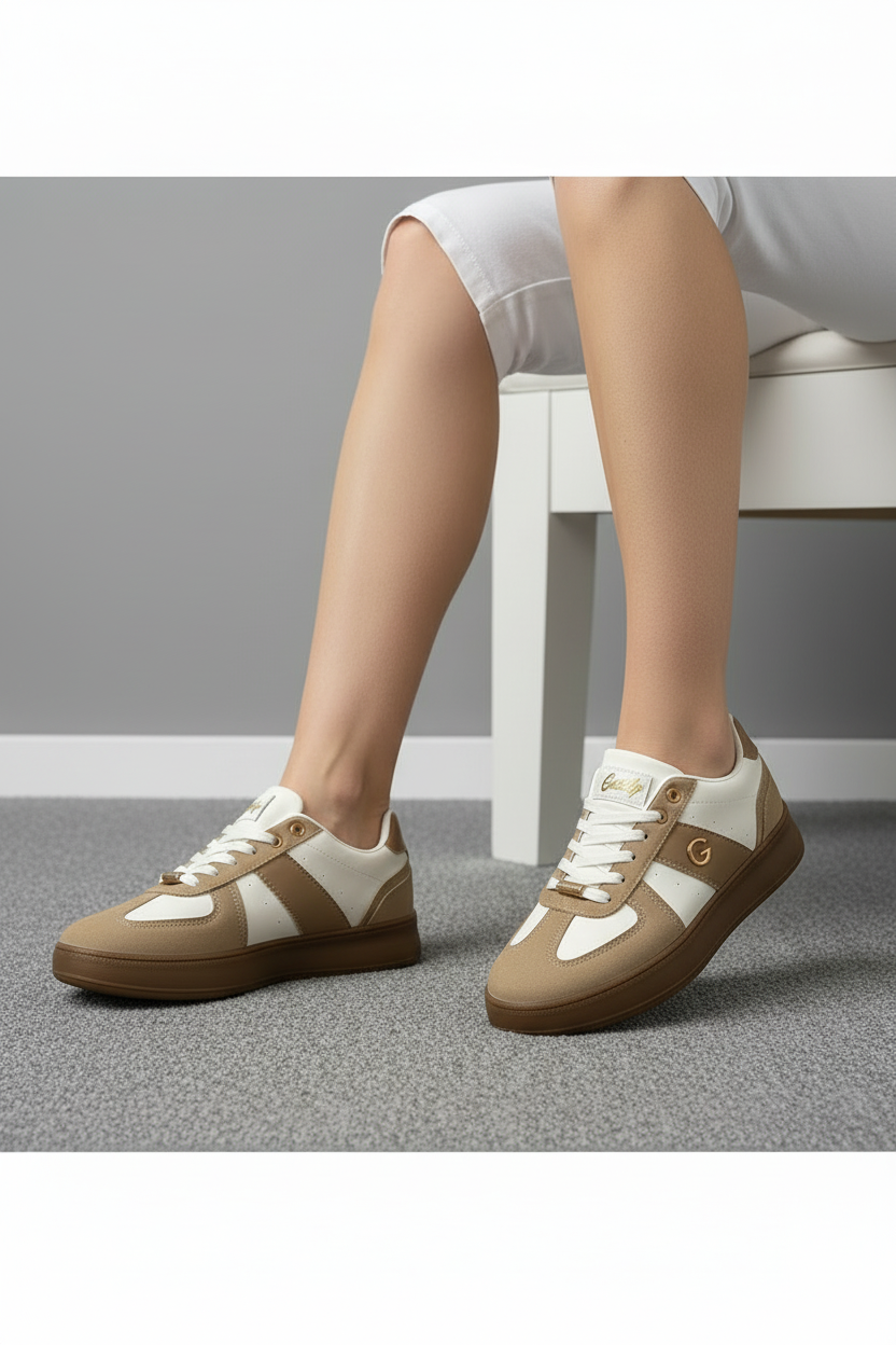 Tenis Casual Negro Con Suela Marrón Detalles Metálicos Minimalista Para Uso Diario - 13453