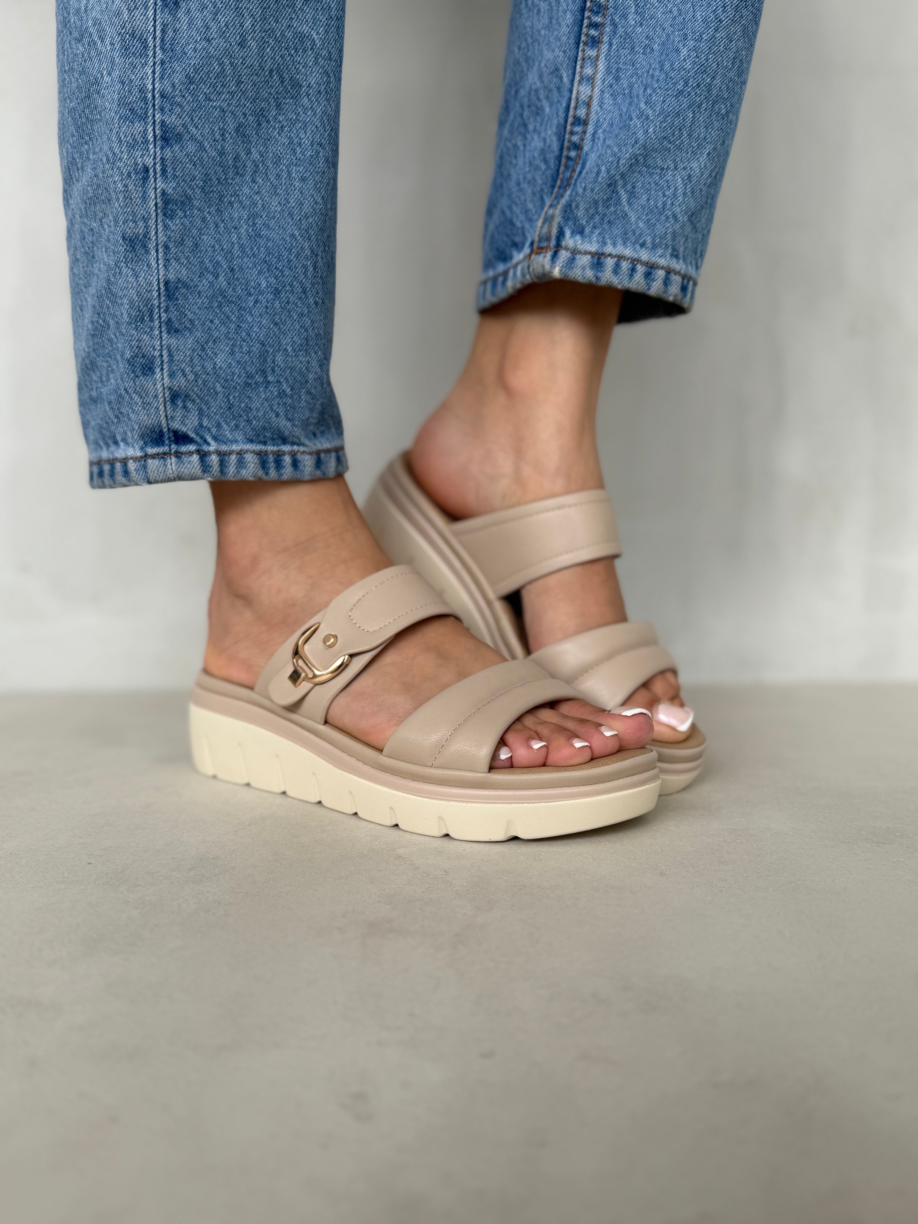 Sandalias Rosas Plataforma Con Doble Hebilla Modelo 14031 Confort Máximo Para Todo El Día Y Estilo Moderno