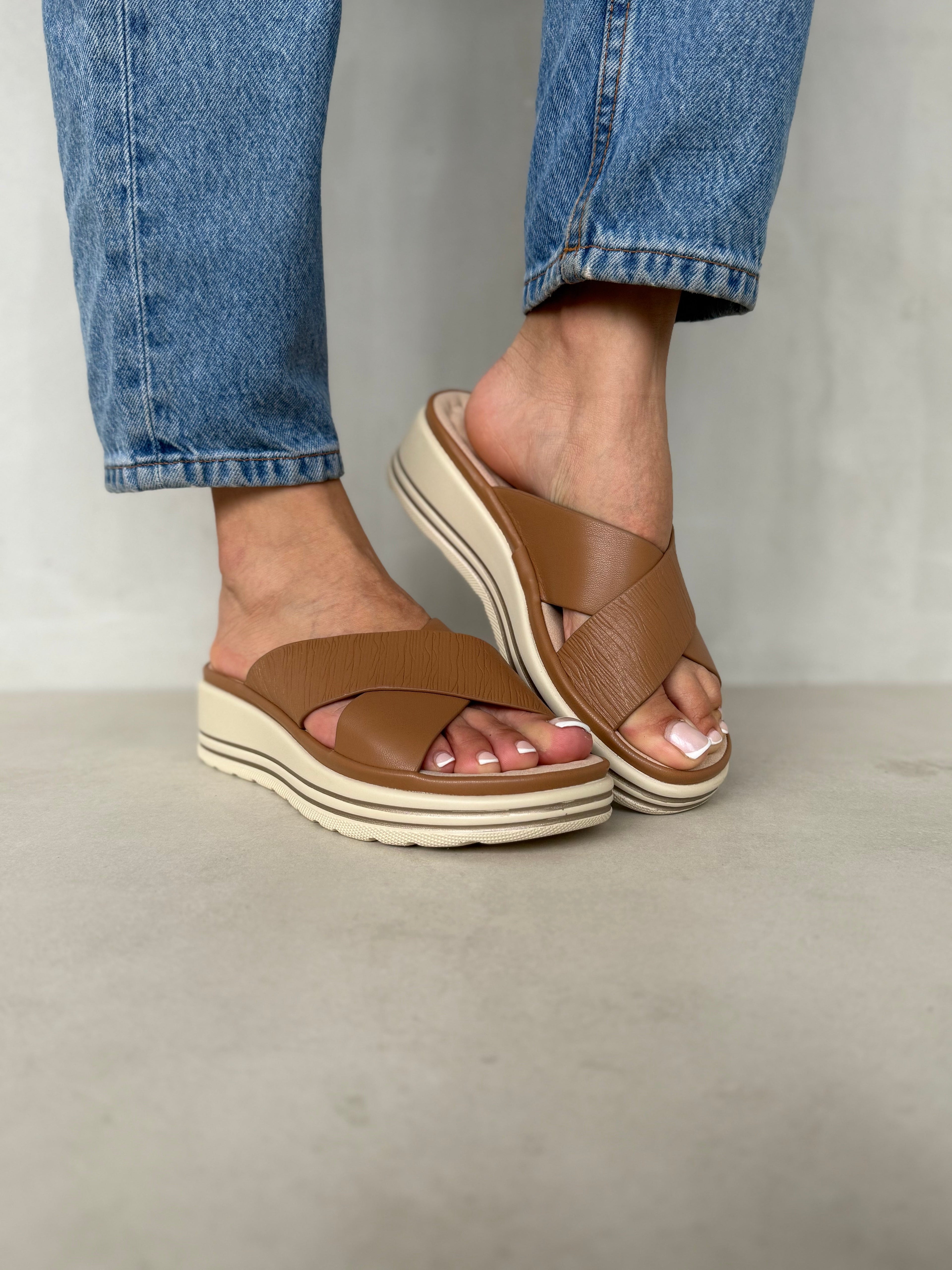 Sandalias De Plataforma Cruce Frontal 14039 Confort Duradero Y Estilo Femenino