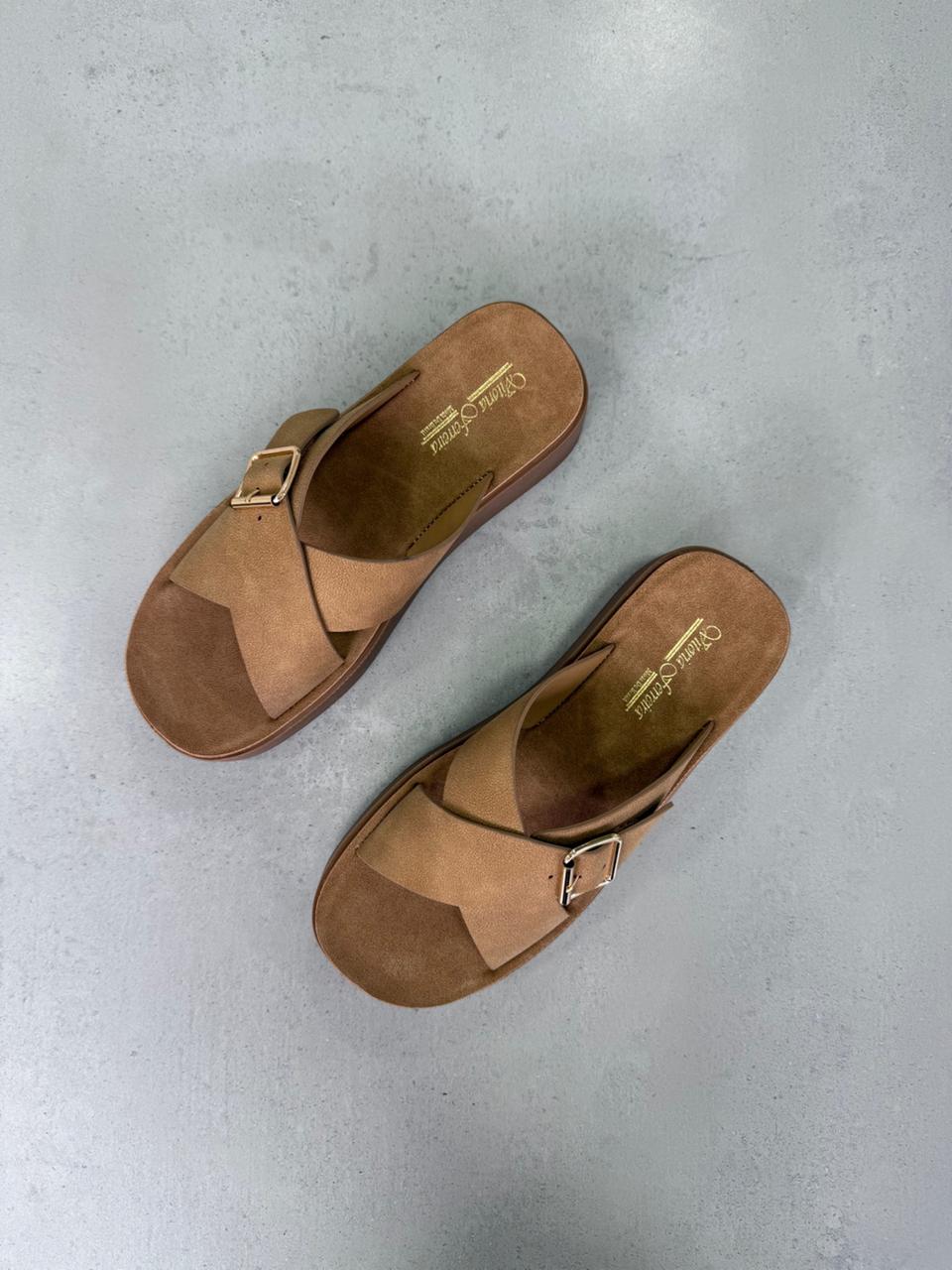 Sandalias Plataforma Confort Urbano 14089 Con Tiras Cruzadas Y Hebilla Metálica