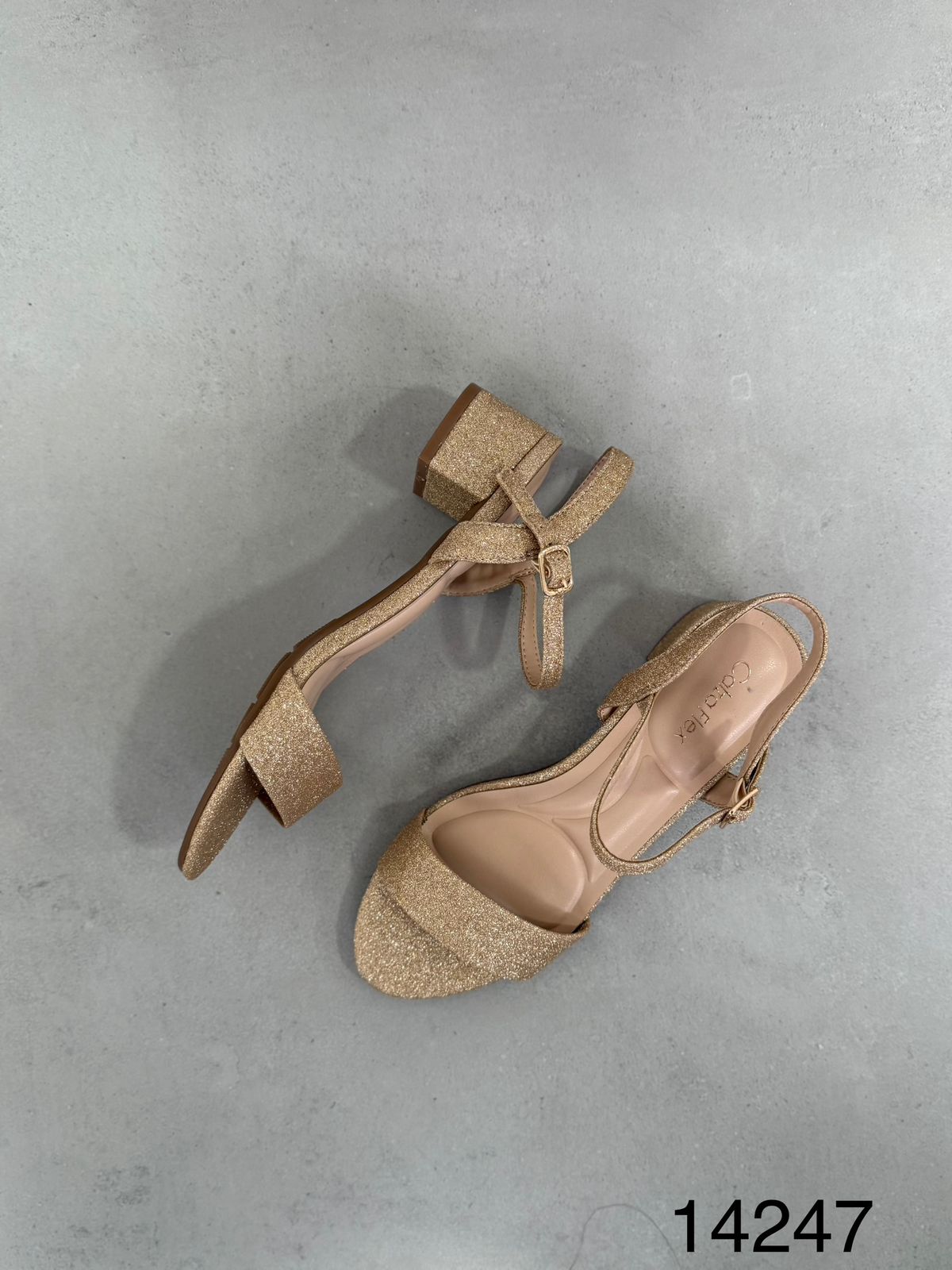 Sandalias Aurora Glitter 14247 Con Pulsera Ajustable Y Tacón Bajo Lujo Brilloso