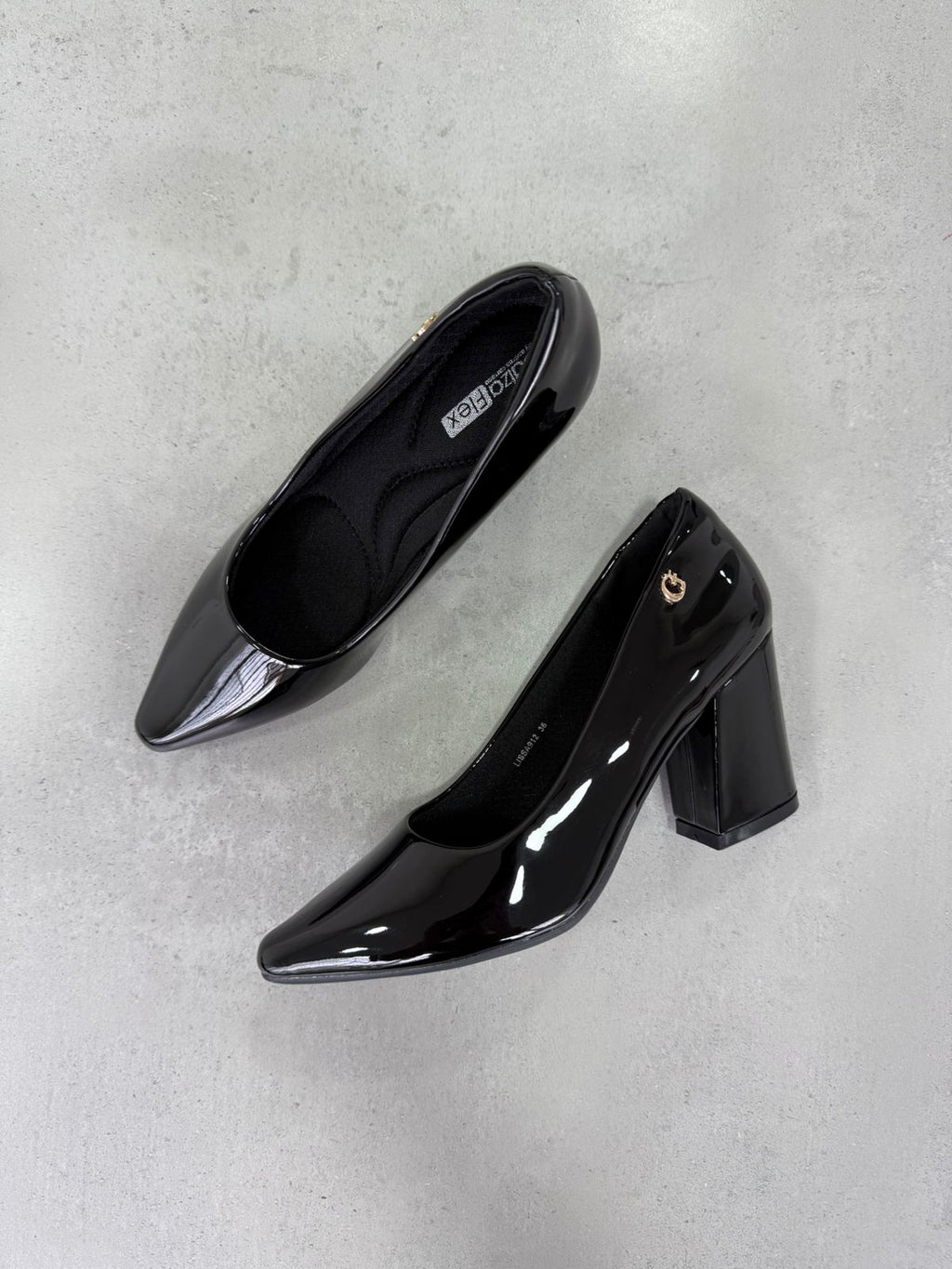 Zapatos De Charol Elegancia 14254 Tacón Alto Cuadrado Con Punta Que Alarga La Figura