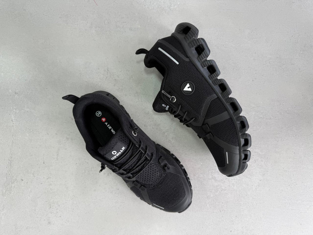 Tenis Deportivos Negro Total Con Suela Airflow Integrada Y Cavidades De Aire Estilo Activo Y Minimalista - 14289