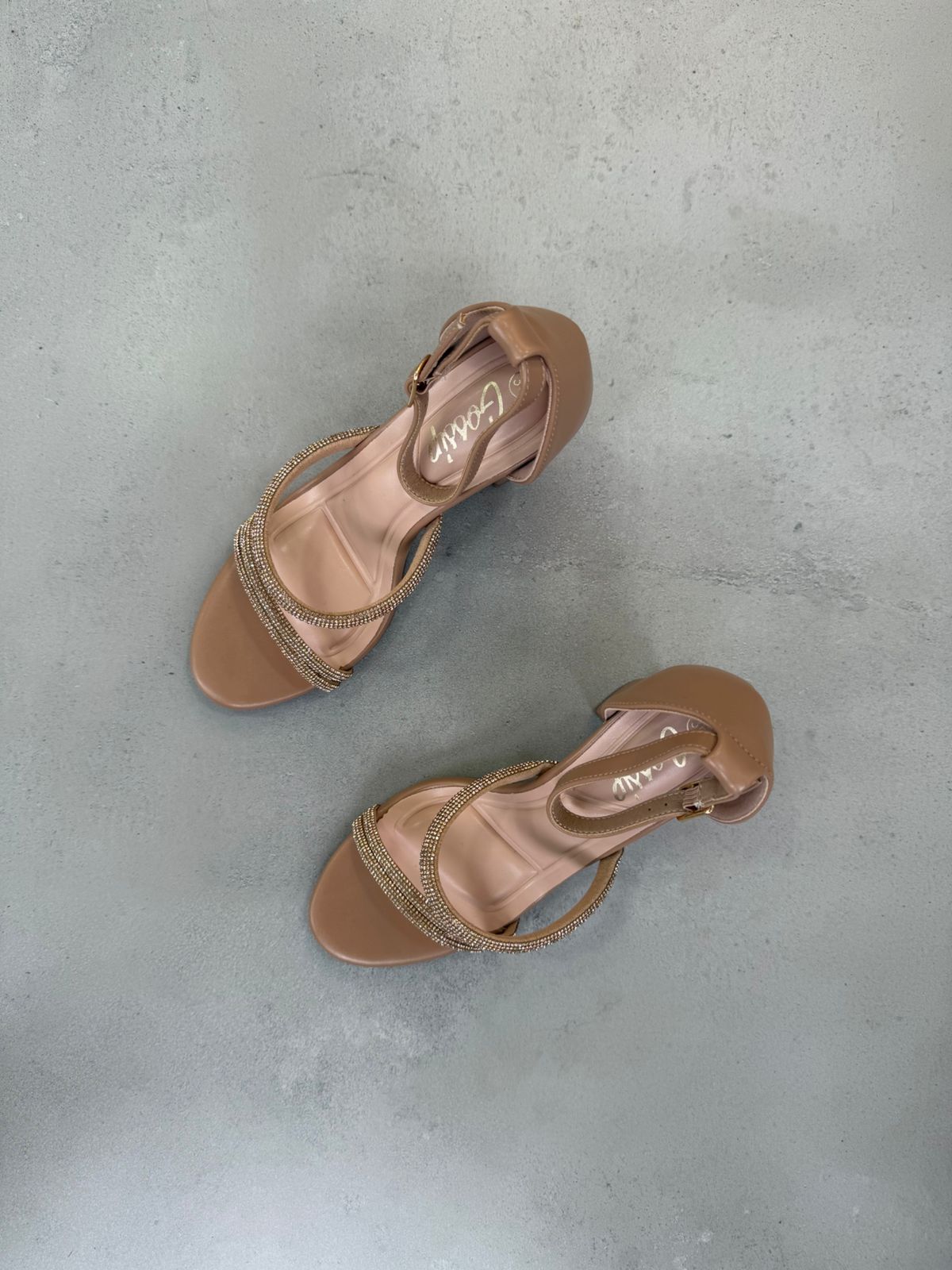 Sandalias Nude Glitter Tiras 14332 Pulsera Ajustable Al Tobillo Y Tacón Cuadrado Para Confort Y Estilo