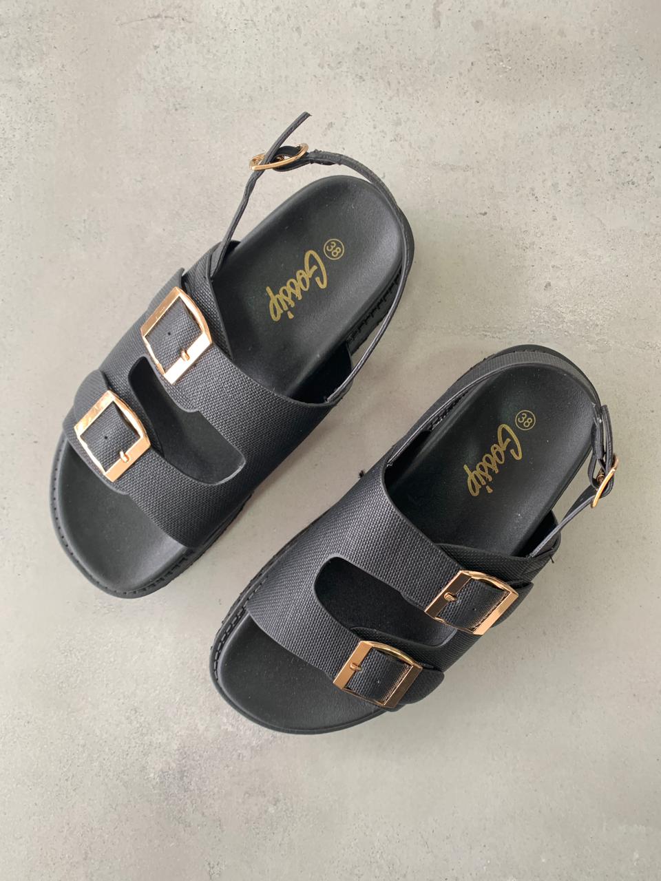 Sandalias Negras Plataforma Alta 14347 Con Hebillas Doradas Ajustables Y Correa Trasera