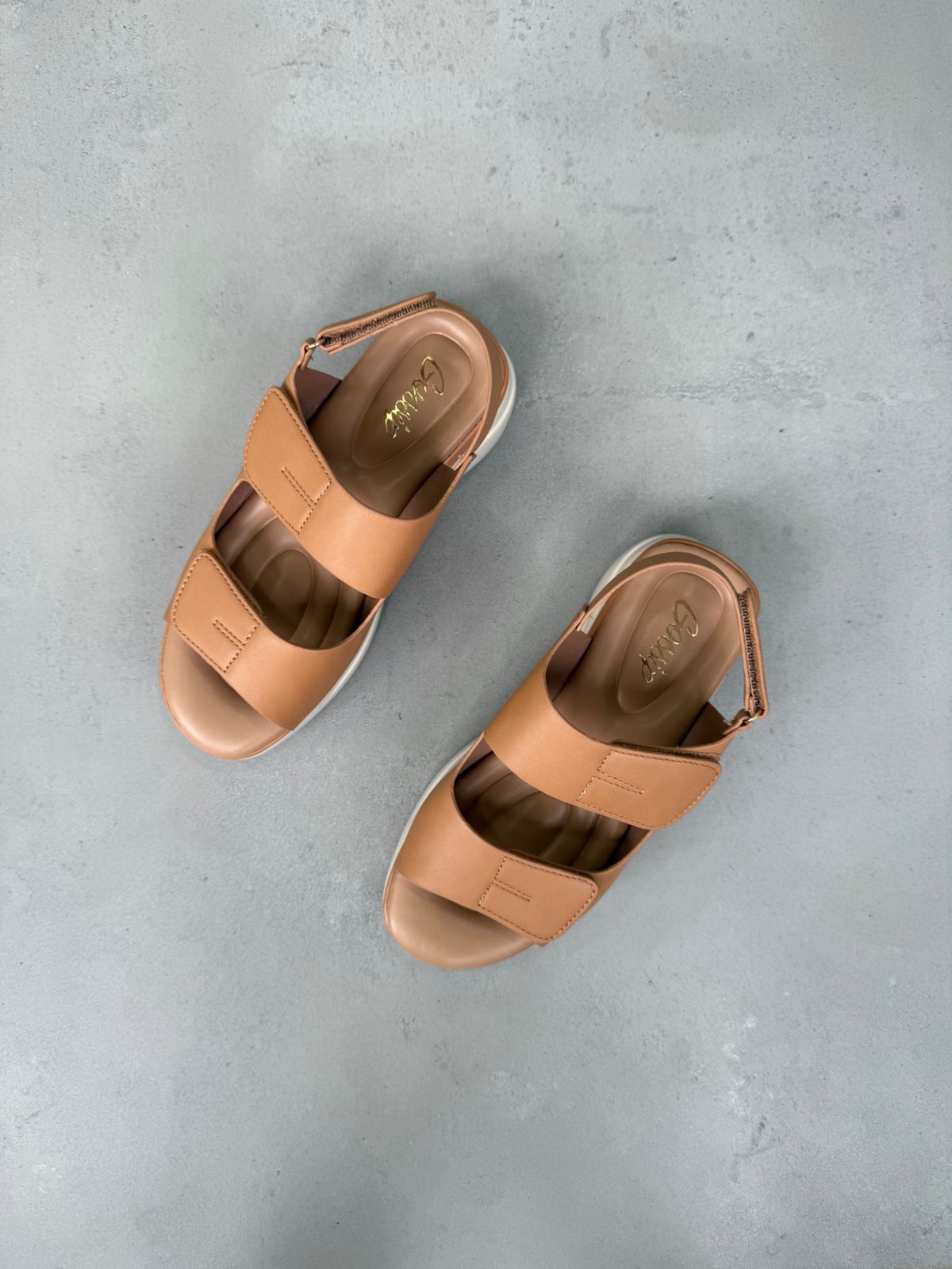 Sandalias Platforma Ergonómica Velcro Natural 14358 Con Pisada Suave Y Estable Duradera