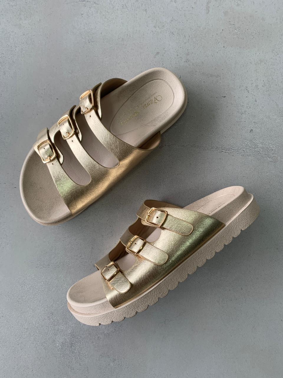 Sandalias Doradas Con Hebillas Metálicas 14421 Brillo Y Confort Para Cada Paso Todo Día