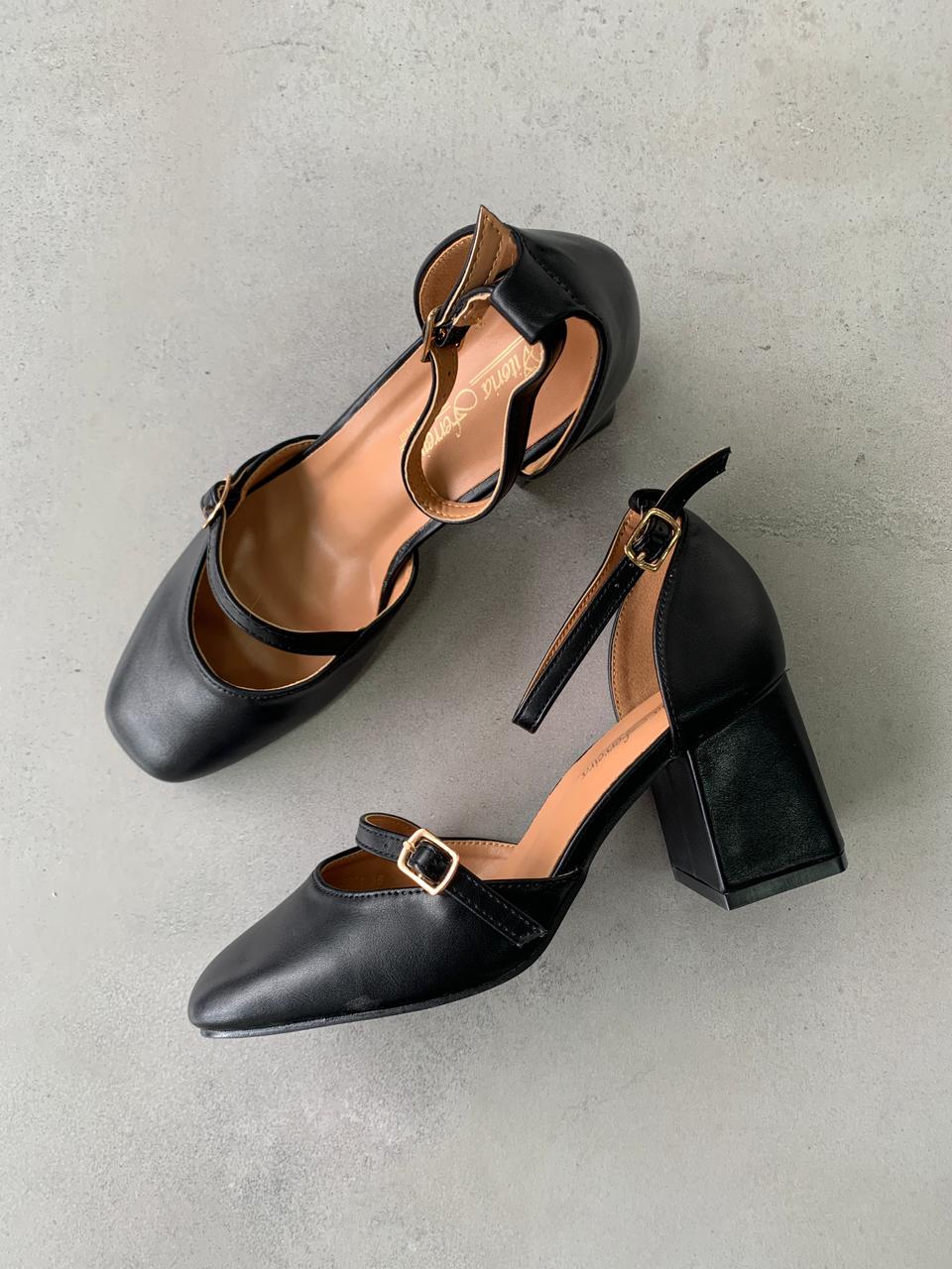 Zapatos Negros Tacón Cuadrado Doble Correa 14428 Silueta Clásica Con Detalles Modernos