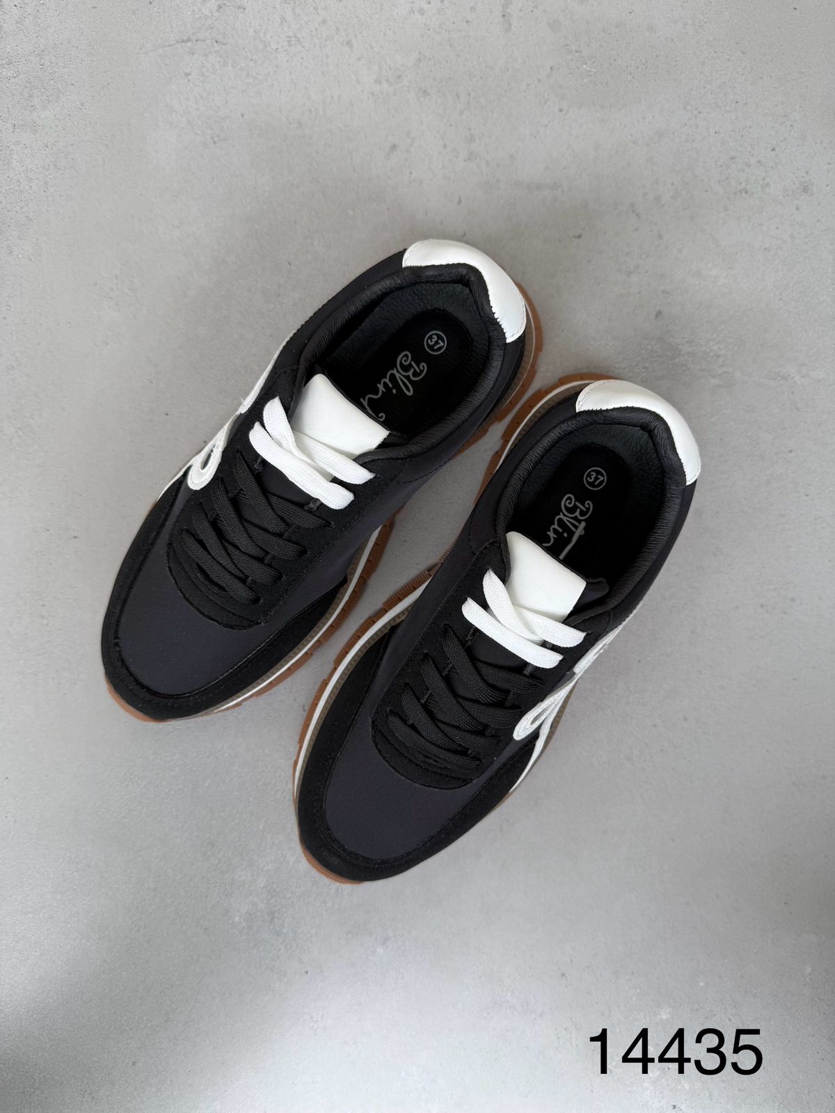 Tenis Neo Urbano 14435 Con Detalles Blancos Suela Bicolor Y Estilo Moderno Y Versátil Para Uso Diario