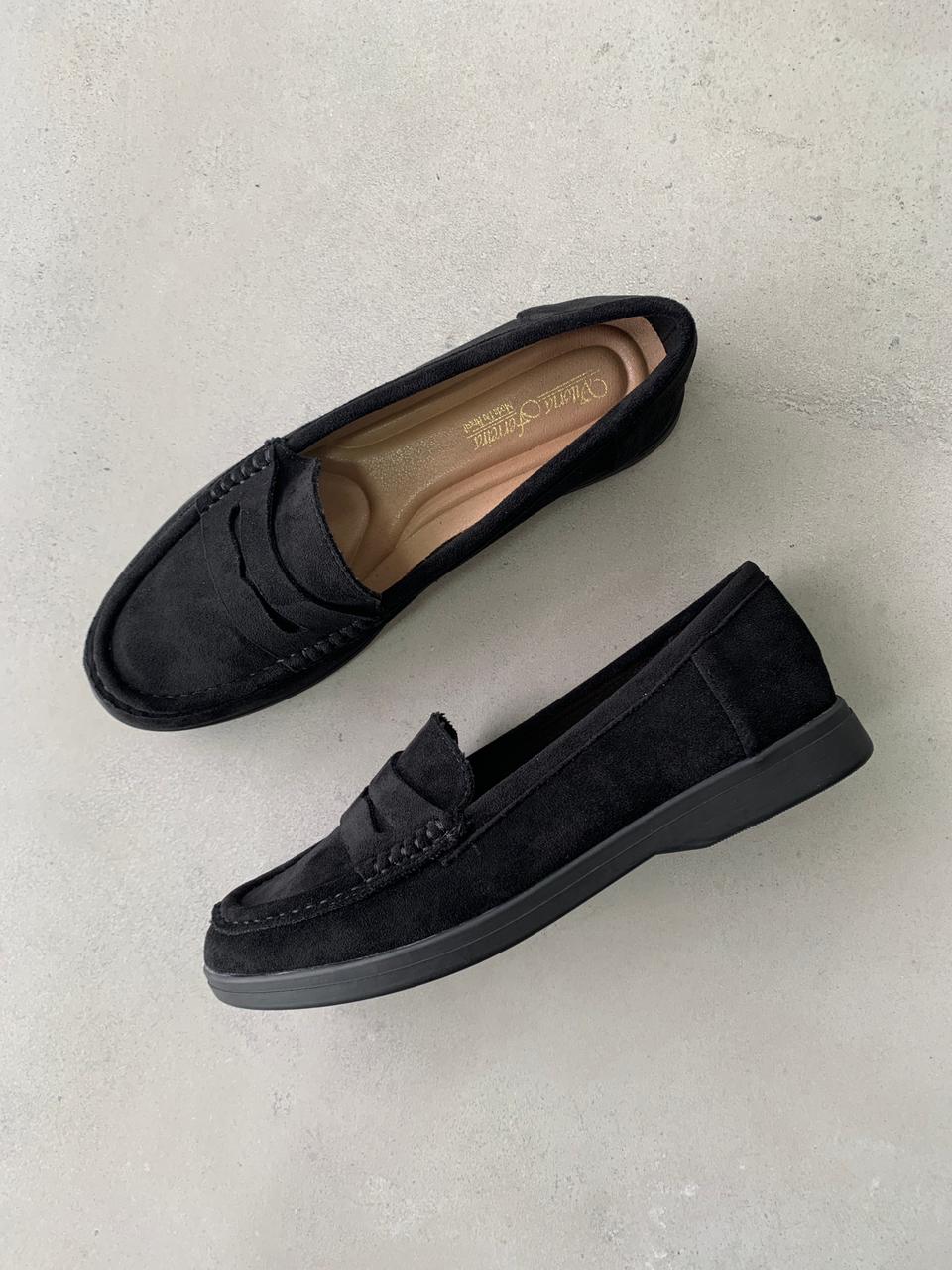 Mocasines Gamuza Negro 14450 Con Textura Suave Y Suela Del Mismo Tono Confort Y Elegancia