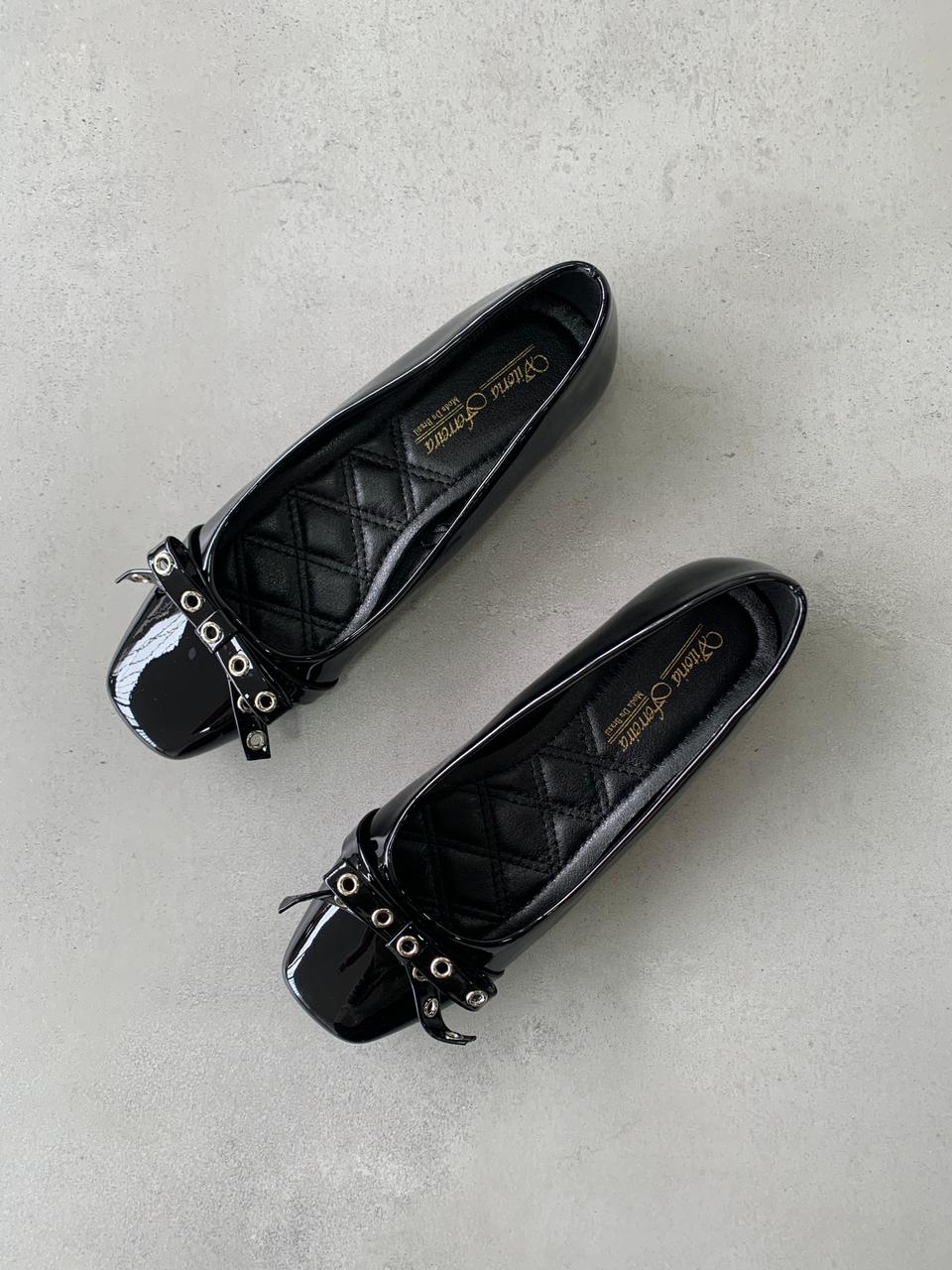 Bailarinas Negras de Charol Brillante con Lazo Frontal – Estilo Atemporal y Versátil – 14457