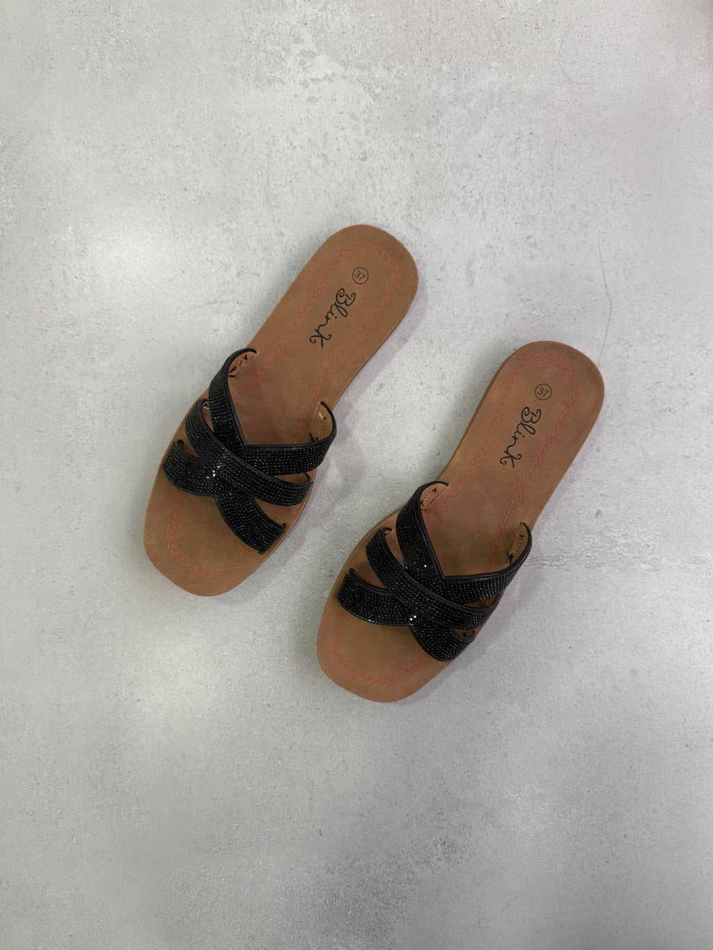 Sandalias Brillo Cruzado Con Tiras 14499 Comodidad Y Elegancia Para El Día A Día