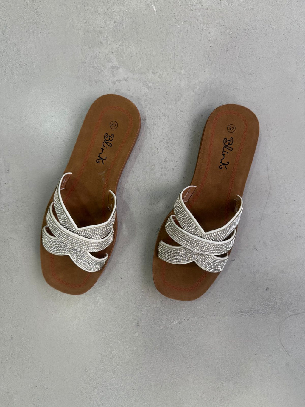 Sandalias Brillo Cruzado Blanco 14500 Elegancia Moderna Y Comodidad Para Cada Paso Diario