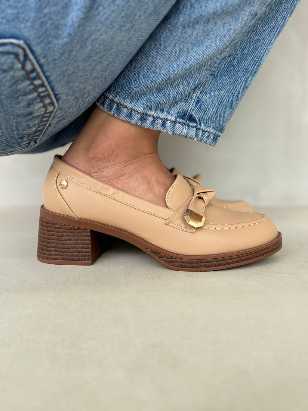 Mocasines De Tacón Rosa Detallista 14004 Con Tacón Bloque Medio Y Detalle Decorativo En Antifaz