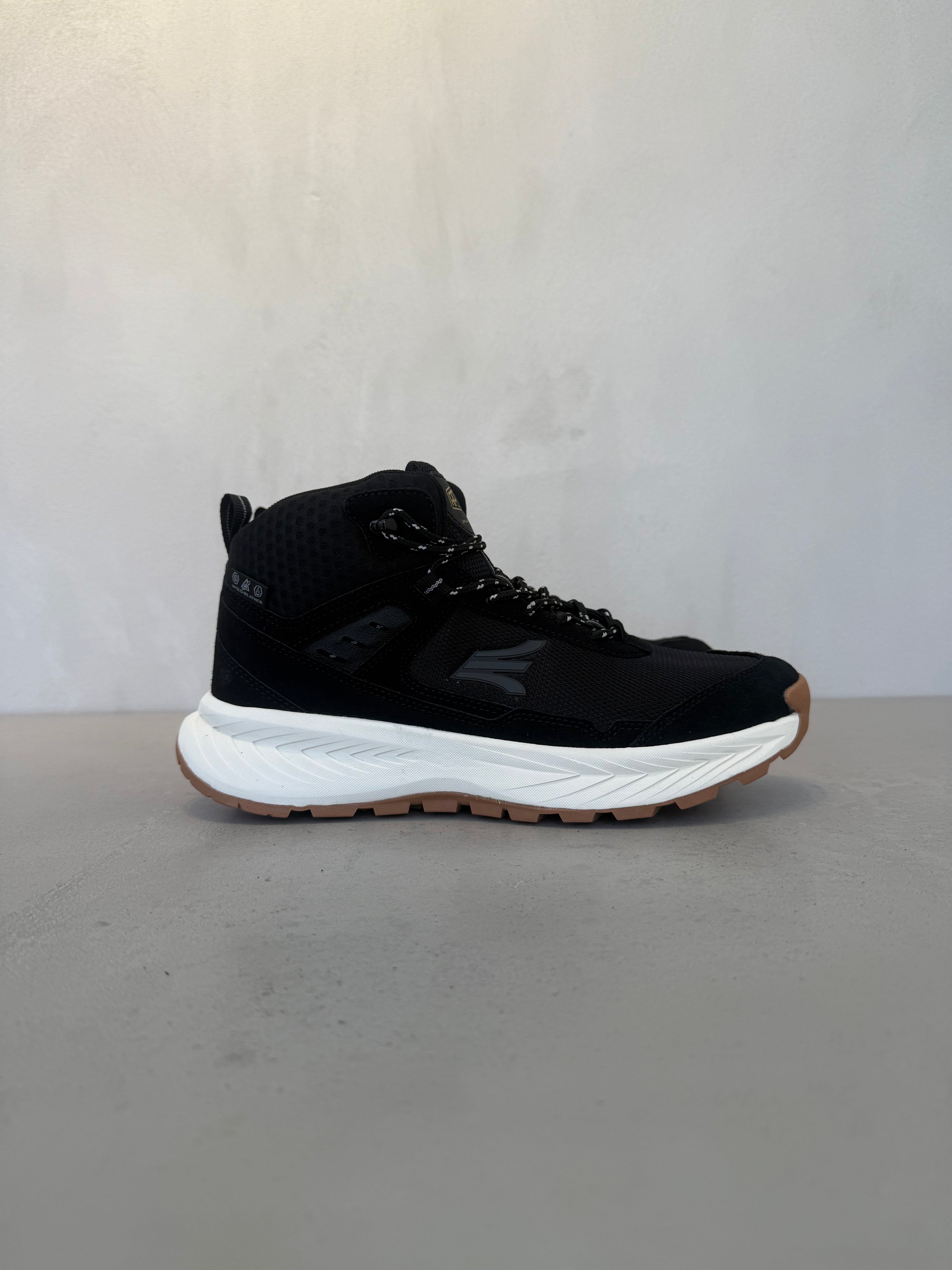 Zapato Slip On En Acabado Negro Sin Cordones Con Interior Suave Y Plantilla Acolchada 14636