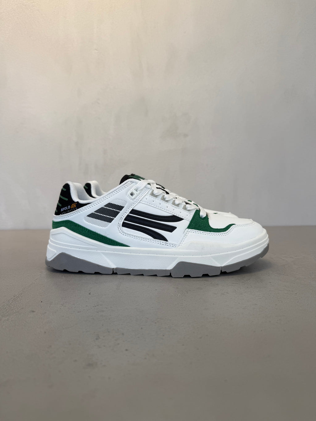 Zapatilla Deportiva en Piel Sintética y Malla con Cordones, EVA Acolchada, Blanco Puro con Toques Verdes – 14635