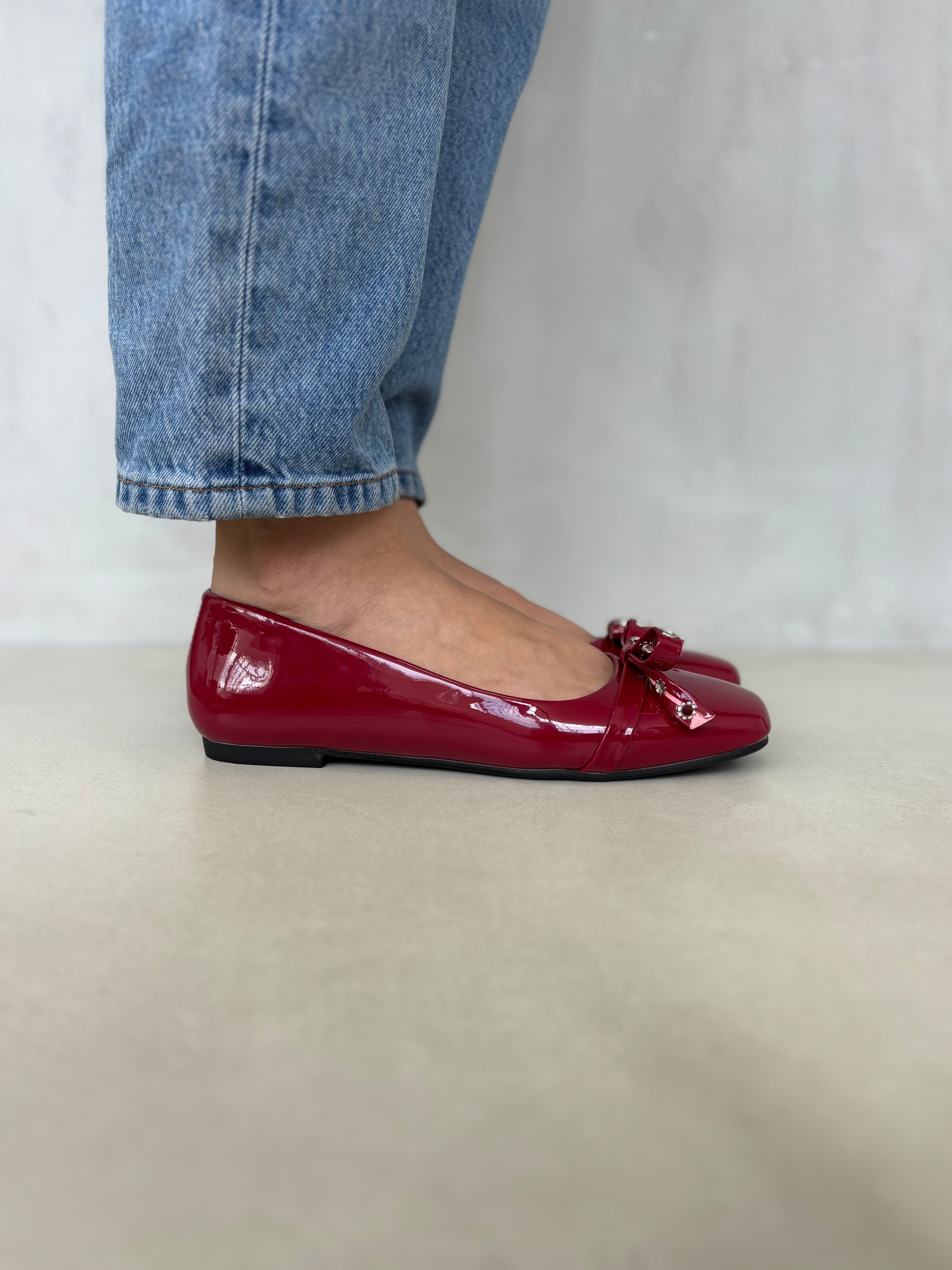 Bailarinas Burdeos Charol Con Lazo Frontal 14459 Elegancia Atemporal Y Comodidad Total Para Todo El Día