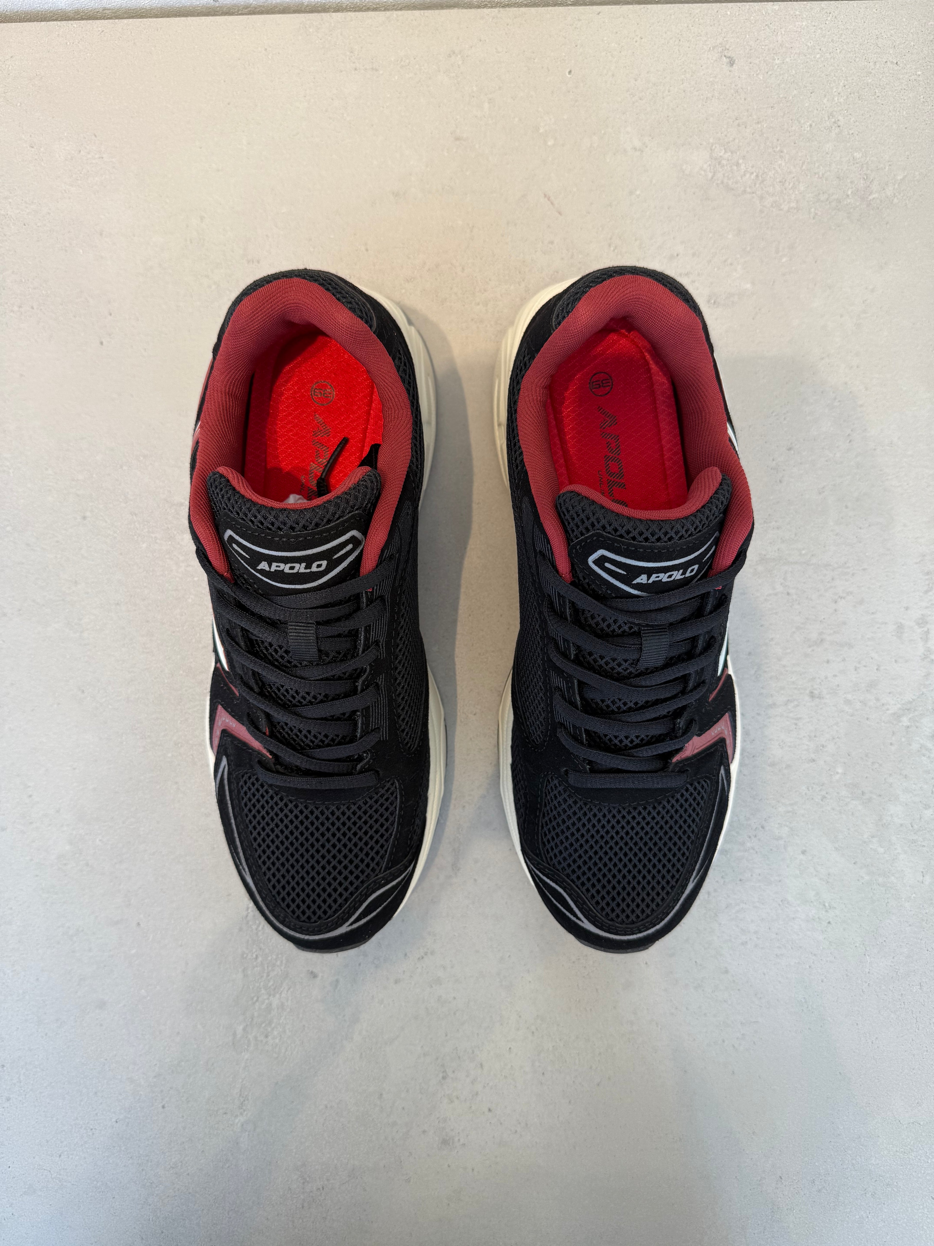 Tenis APOLO Negro Con Acabado Suave Y Cierre De Cordones Suela De Tracción – 14648