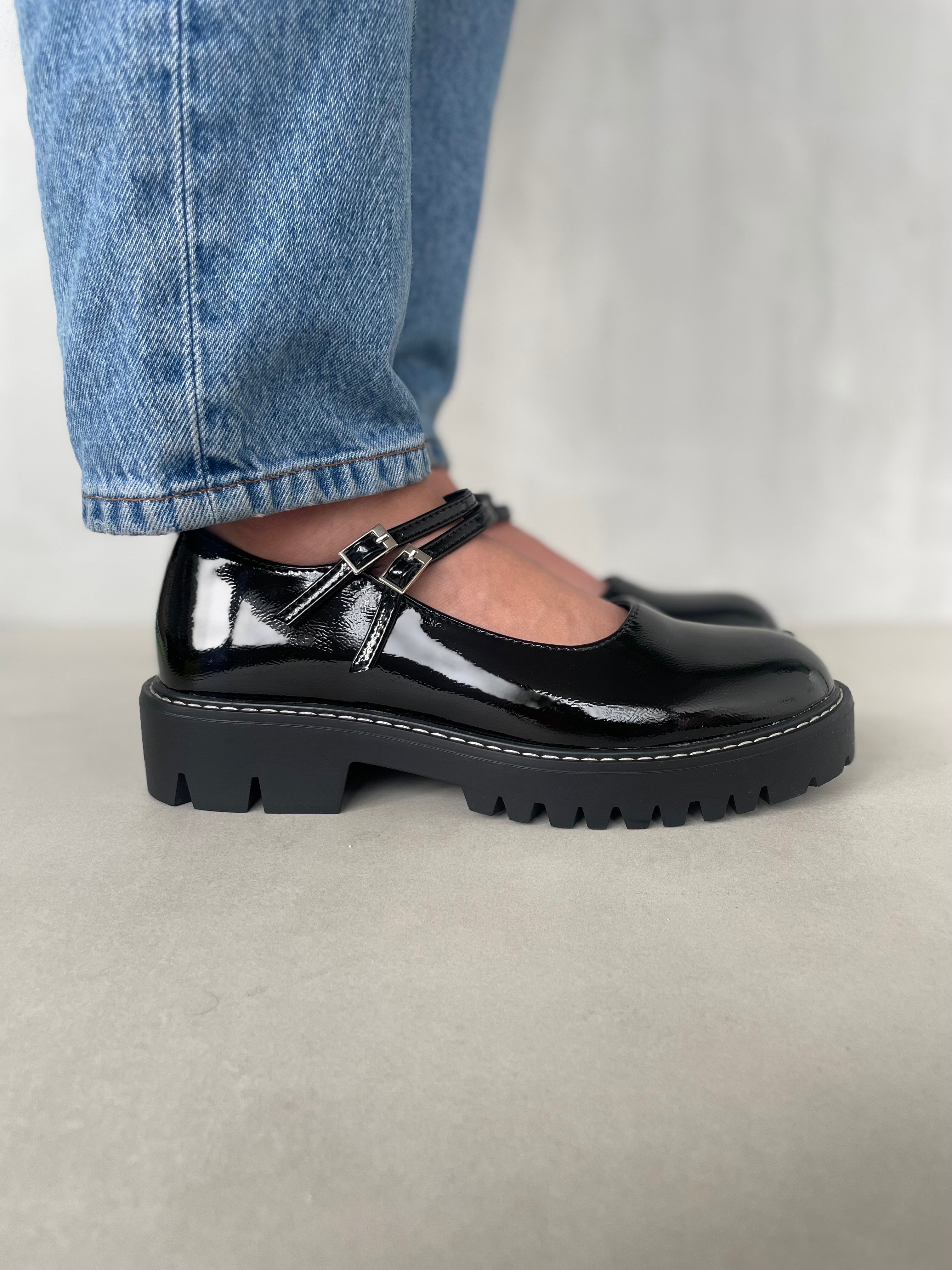 Zapatillas Mary Jane Charol Chunky 14453 Con Suela Chunky Y Doble Correa Ajustable Estilo Urbano Moderno