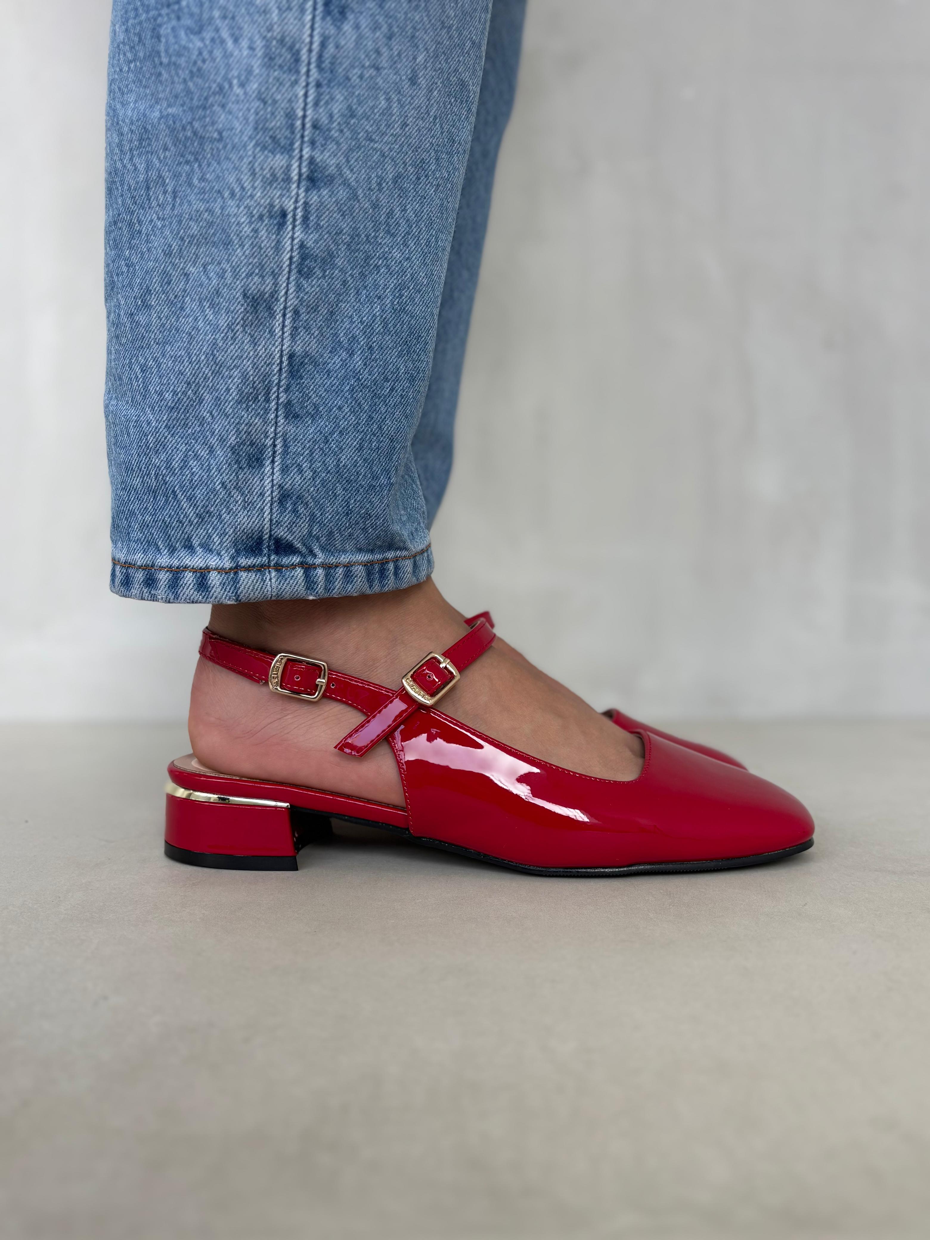 Zapatos Slingback En Charol Rojo Con Correa Ajustable Y Tacón Bajo Elegante – 14063