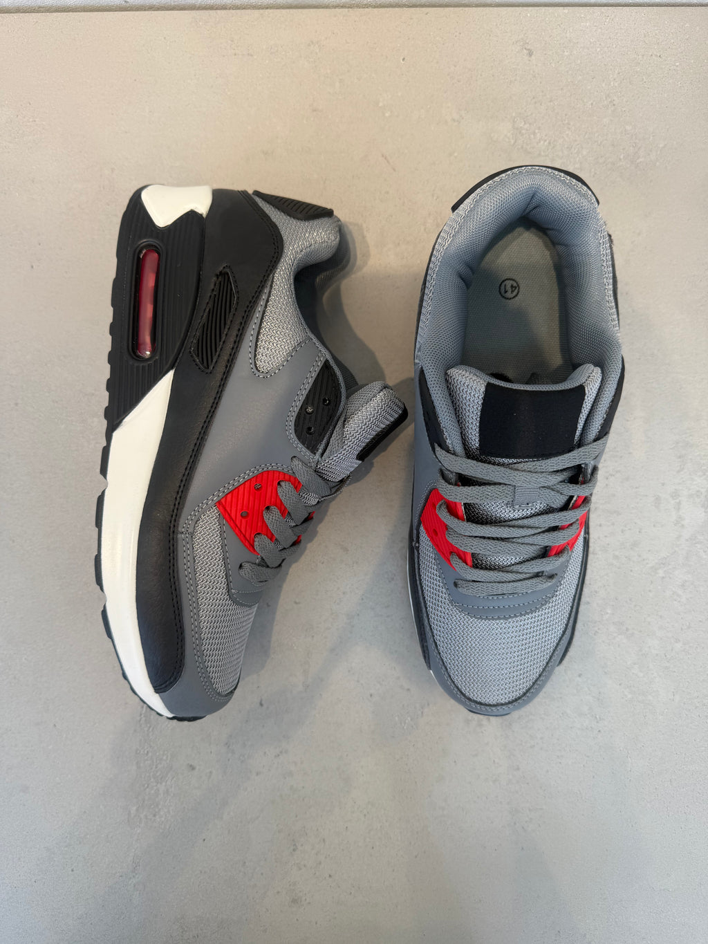 Tenis Para Hombre Gris Con Toques Rojos + Cierre De Cordones + Suela Plana Y Flexible + Tejido Transpirable + 14125