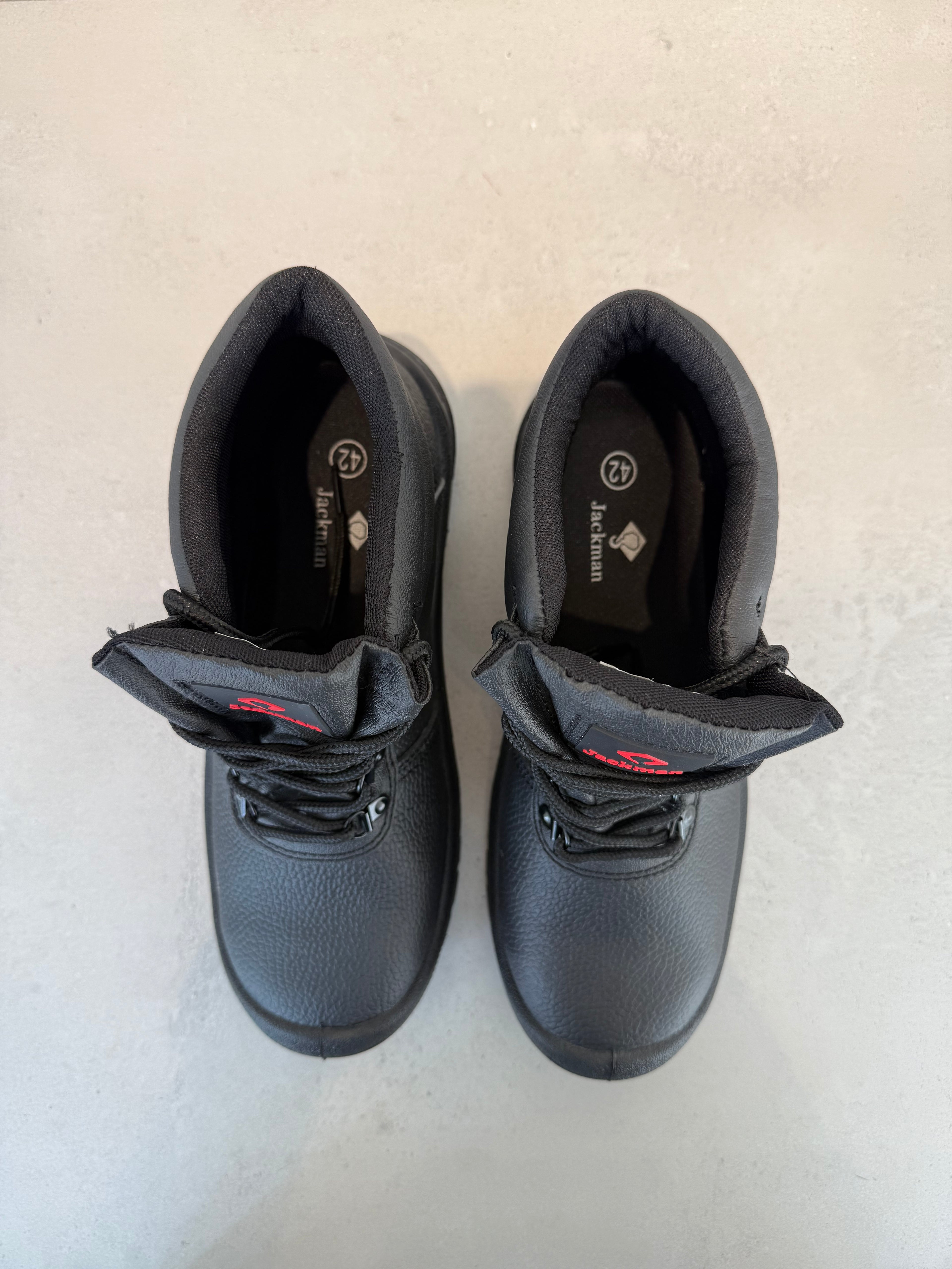 Zapato De Seguridad Acabado Negro Con Detalles En Rojo Y Puntera De Acero - 14116