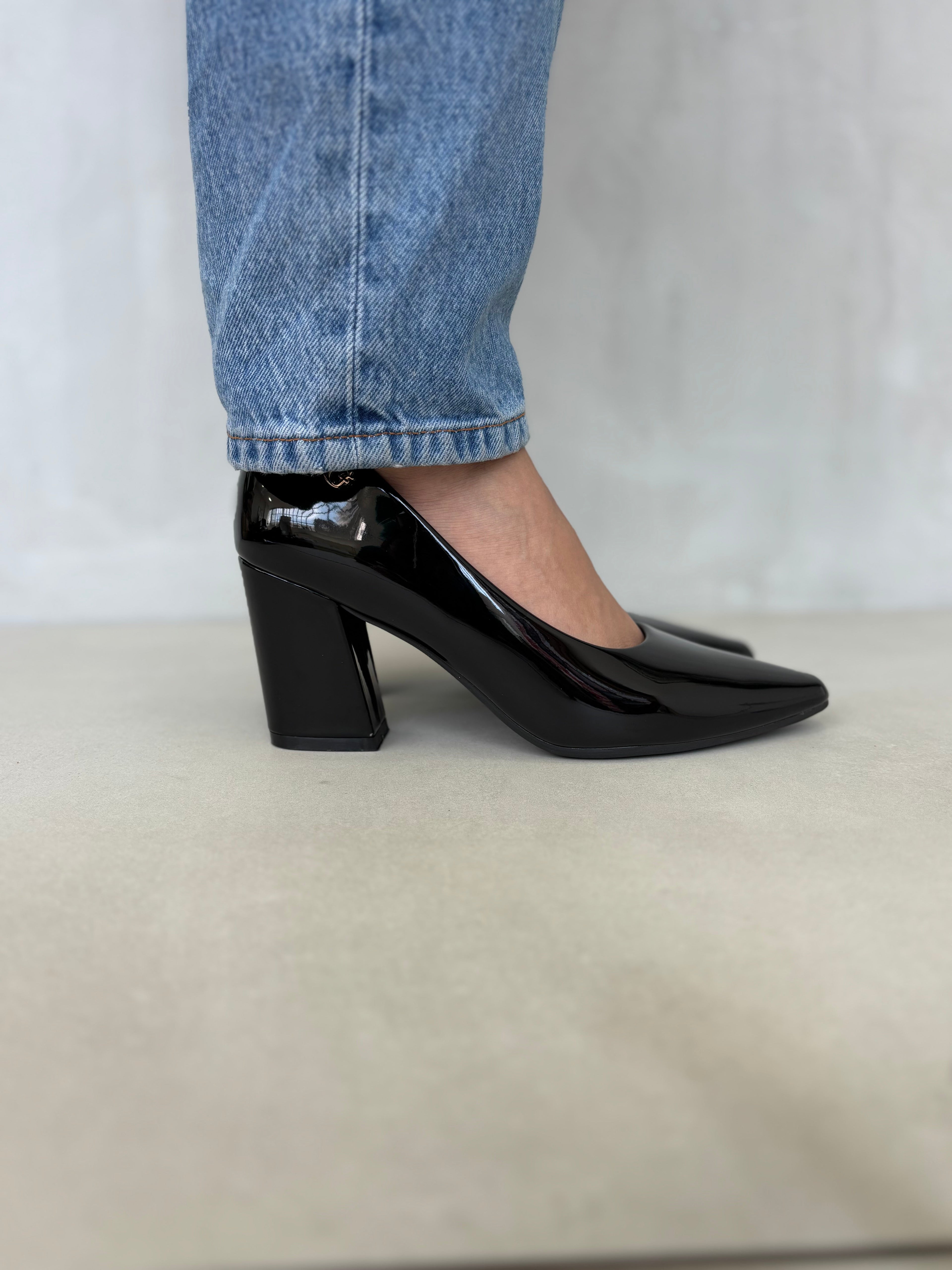 Zapatos De Charol Elegancia 14254 Tacón Alto Cuadrado Con Punta Que Alarga La Figura