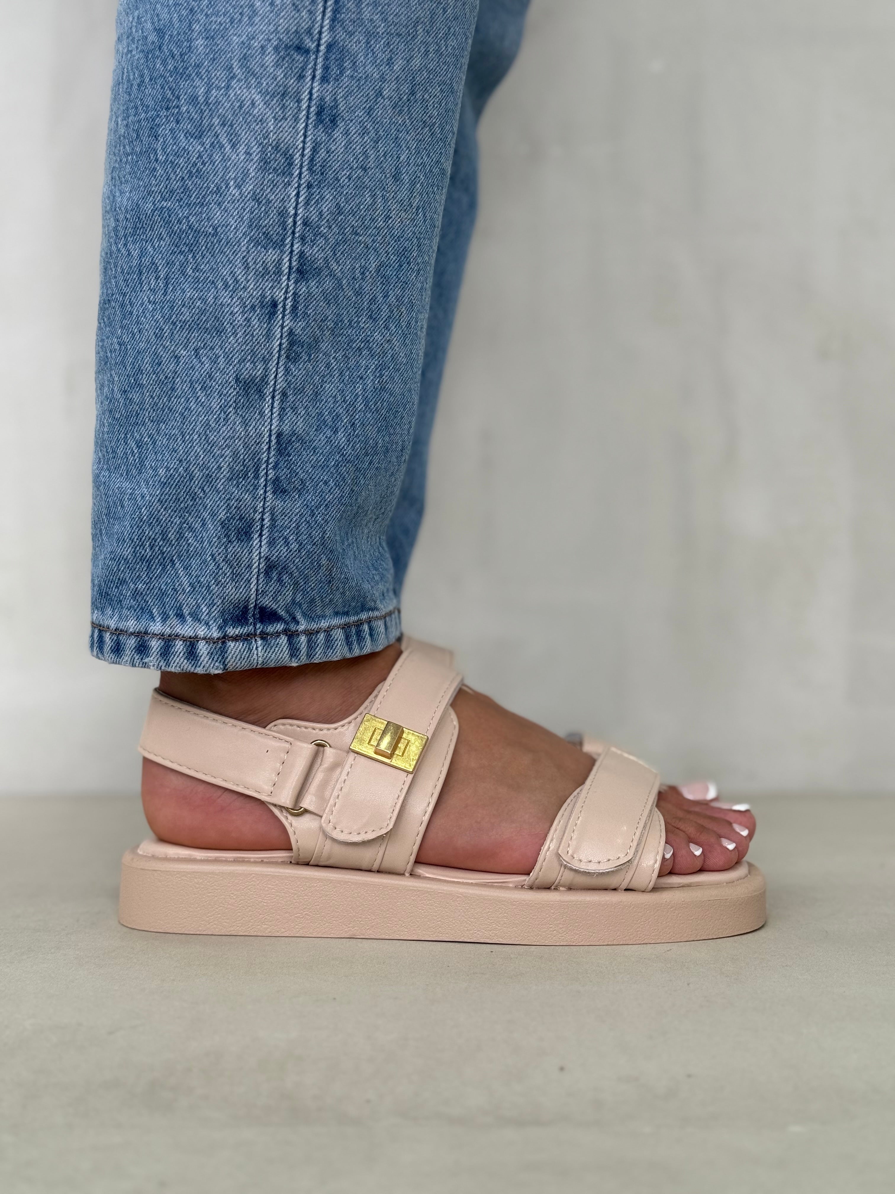 Sandalias Minimalismo Urbano 14048 Con Velcro Ajustable Para Confort Diario Todo El Día