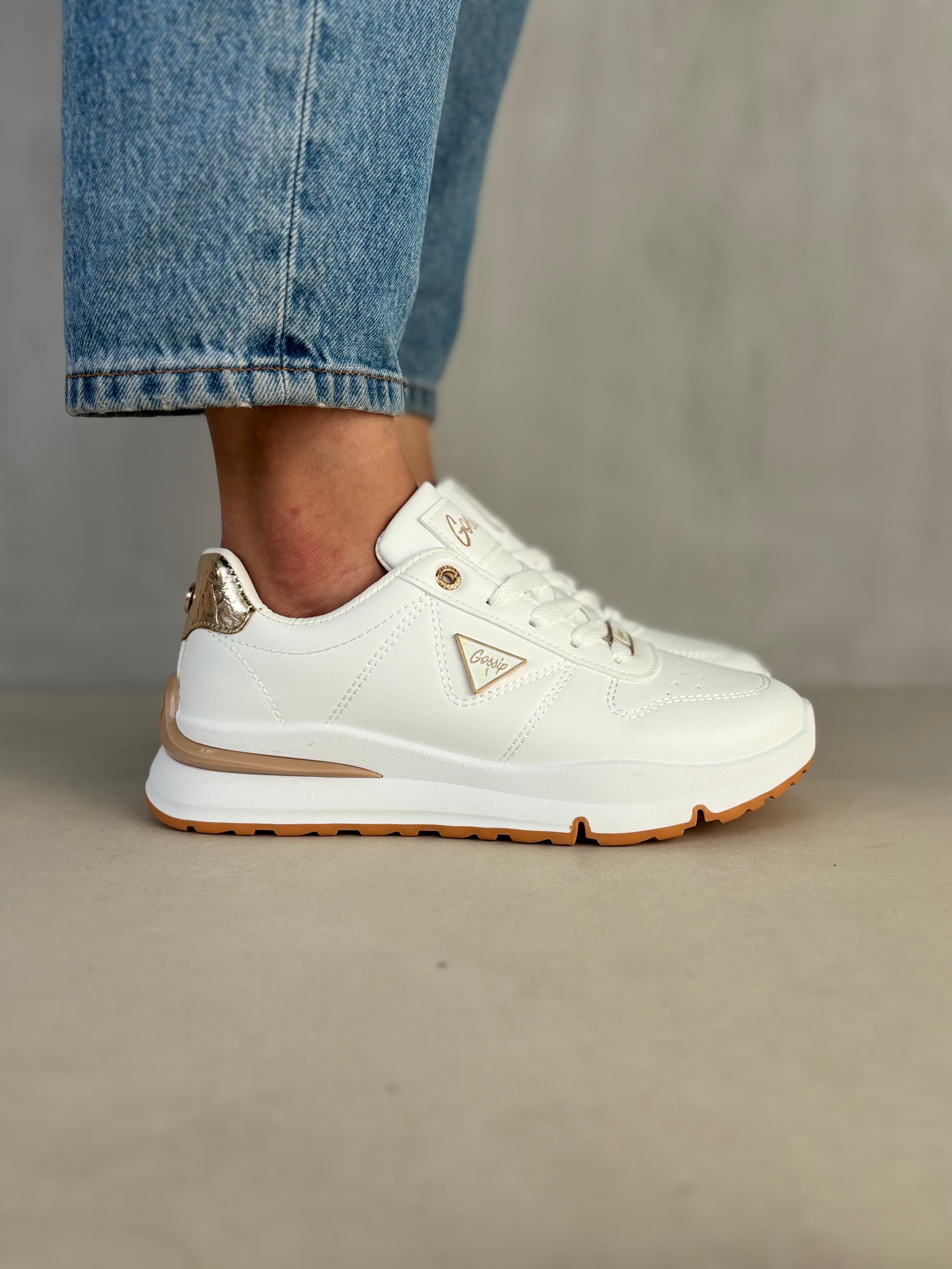 Zapatillas Glam Dorado 14340 Con Plataforma Ligera Y Detalles Metalizados Para Dama Comodidad Todo El Día