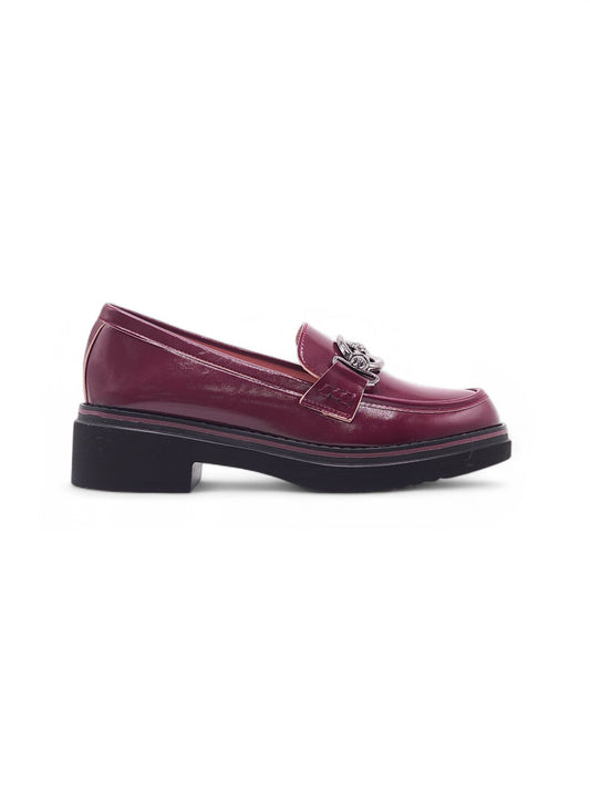 14069-Mocasines con Tacón Bajo y Adorno Metálico