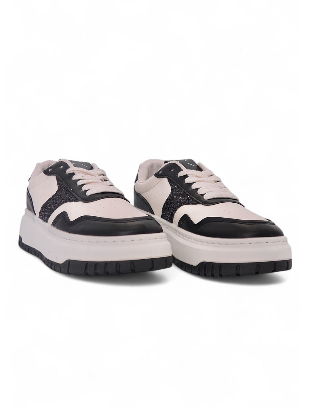 13559 - Tenis Urbanas para Mujer en Blanco y Negro con Detalles Texturizados