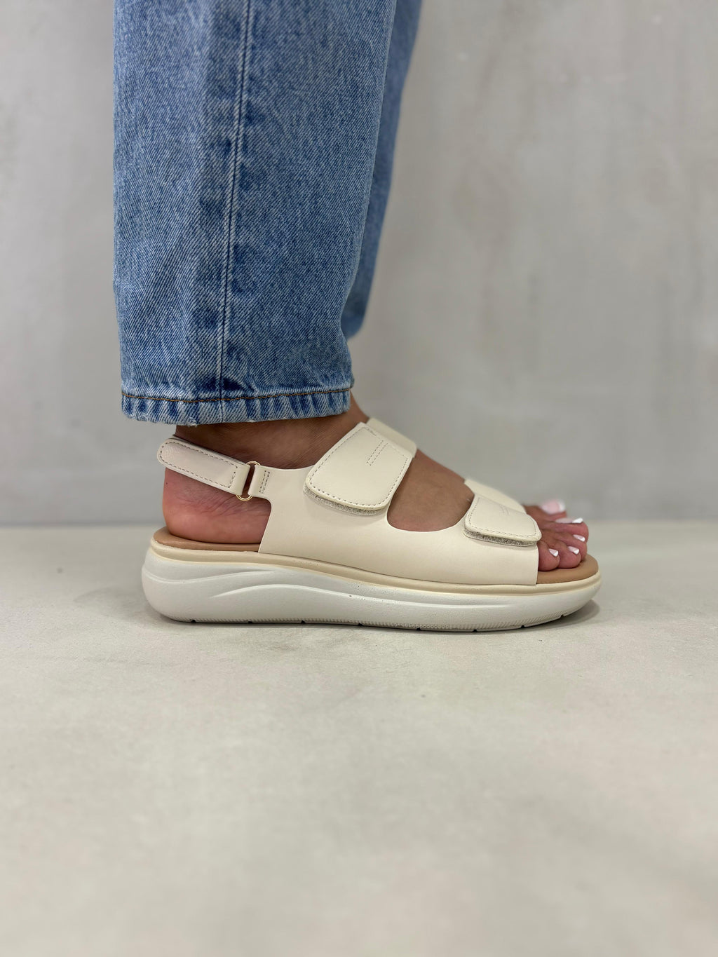 Sandalias Platforma Ergonómica Velcro Natural 14358 Con Pisada Suave Y Estable Duradera