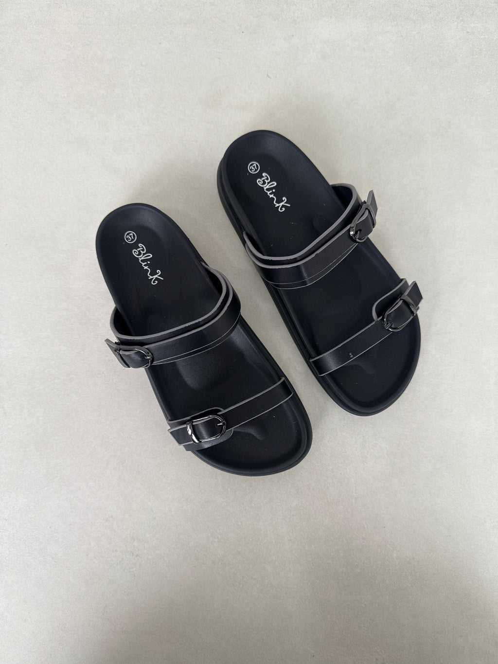 Sandalias Estilo Esencial 14484 Con Doble Hebilla Metálica Y Suela Ergonómica Para Soporte Del Arco