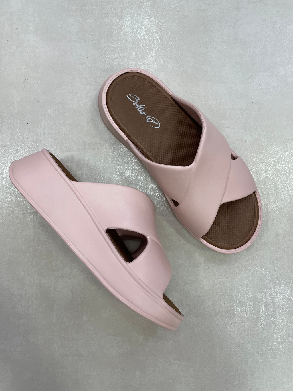 Sandalias Slider Rosadas 14377 Con Tiras Cruzadas Y Plataforma Ligera Para Dama, Estilo Moderno Y Máxima Comodidad