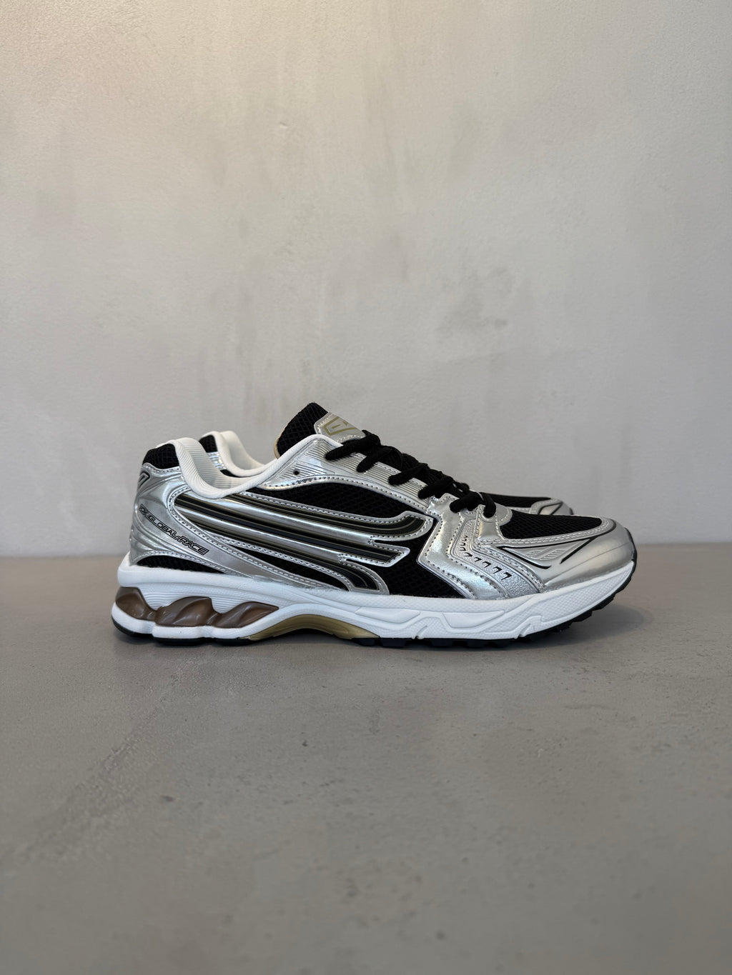 Tenis Con Acabado Gris Y Negro, Cierre Con Cordones, Suela Acolchada Y Estilo Urbano – 14646