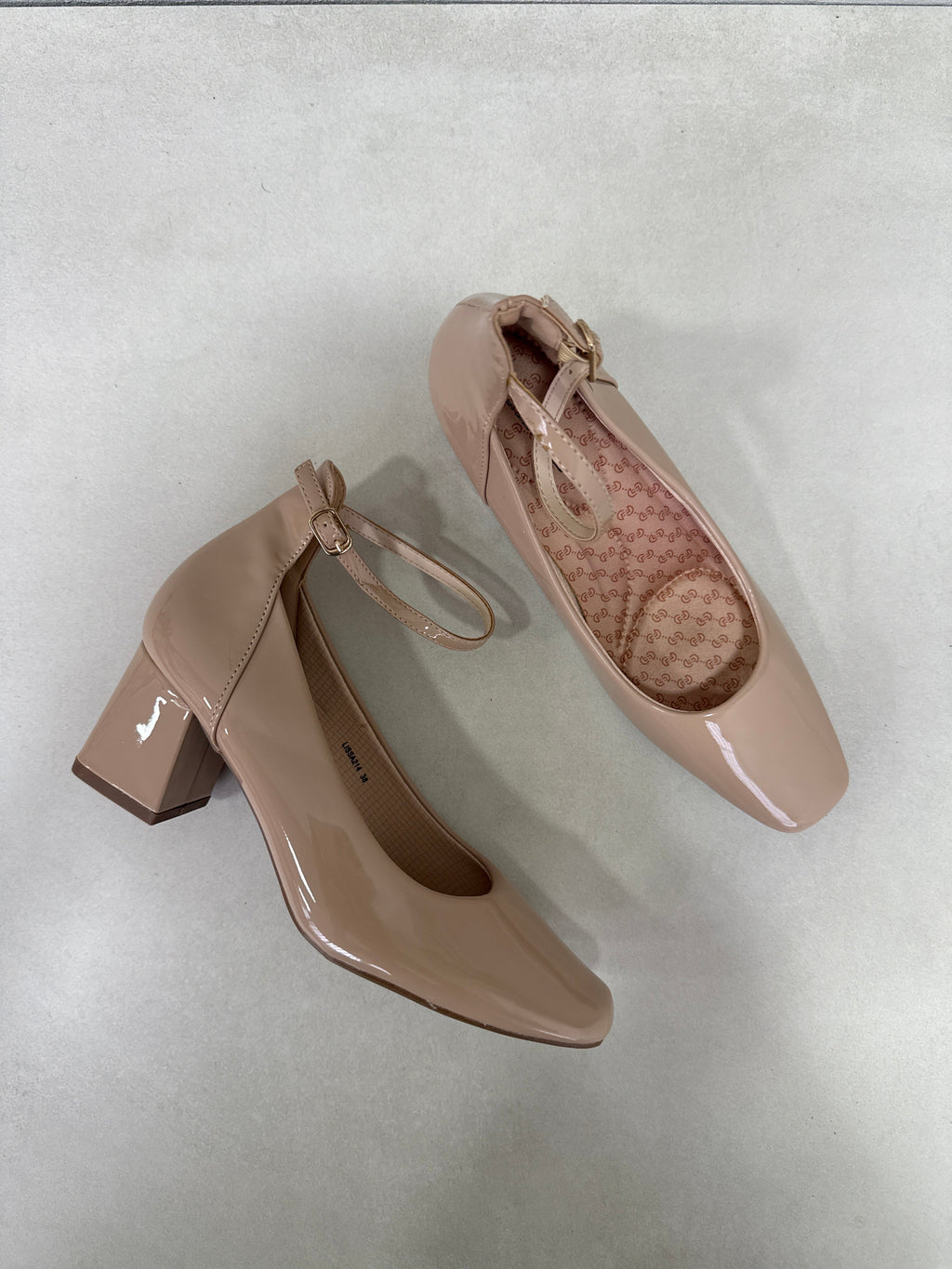 Zapatos de Tacón Cuadrado Charol Rosado Pulsera 11629 Estilo Romántico y Femenino