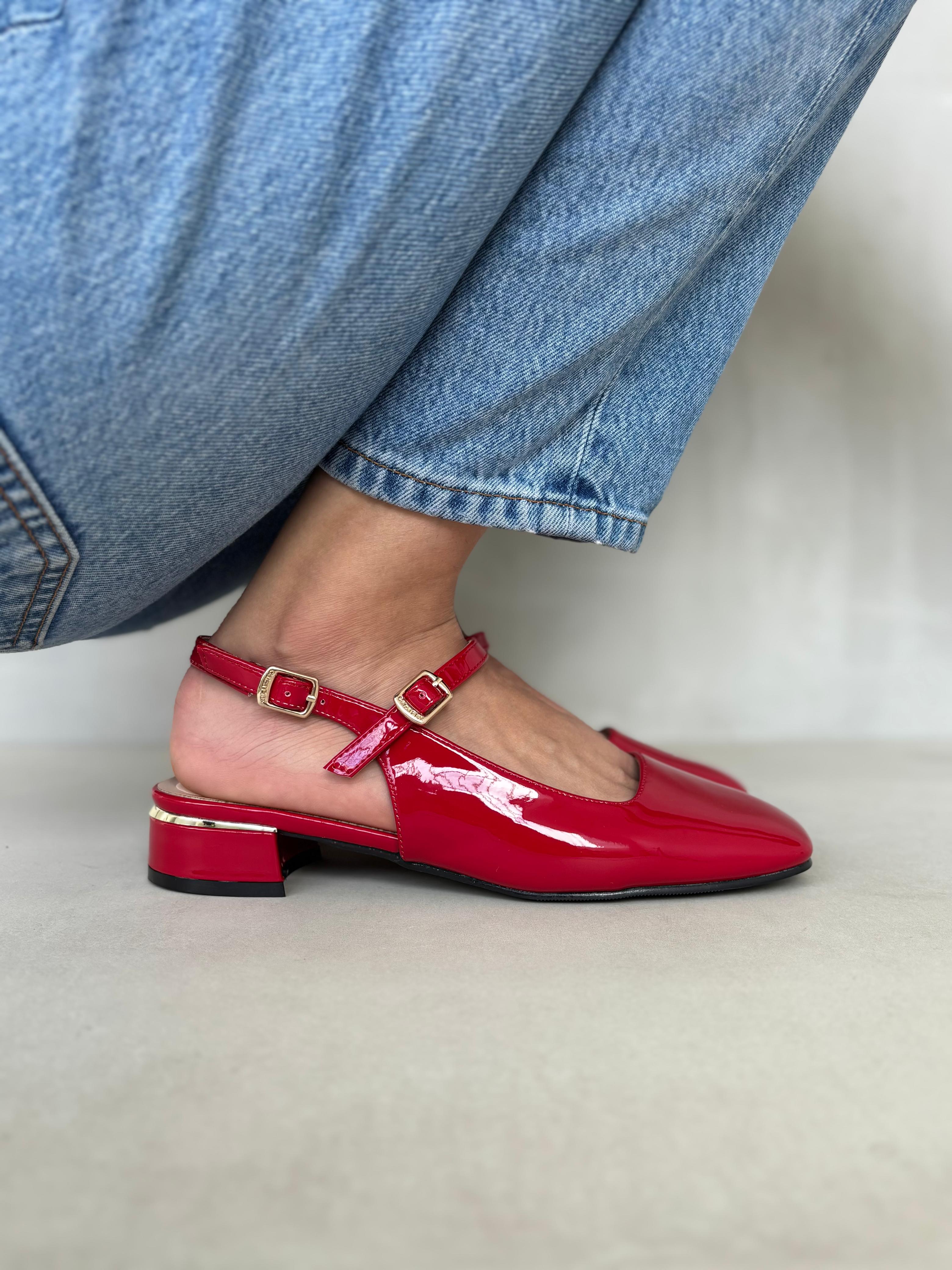 Zapatos Slingback En Charol Rojo Con Correa Ajustable Y Tacón Bajo Elegante – 14063
