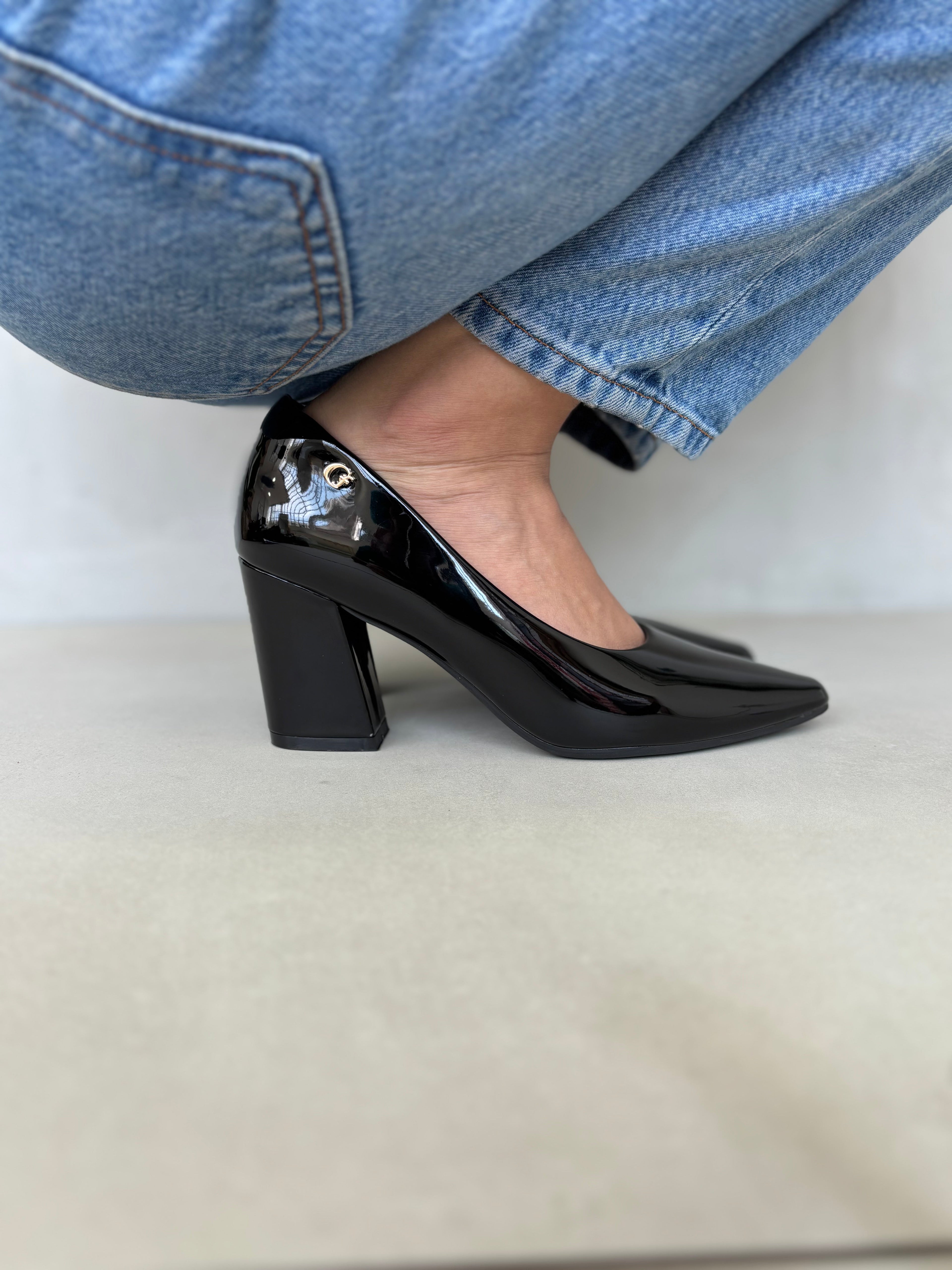 Zapatos De Charol Elegancia 14254 Tacón Alto Cuadrado Con Punta Que Alarga La Figura