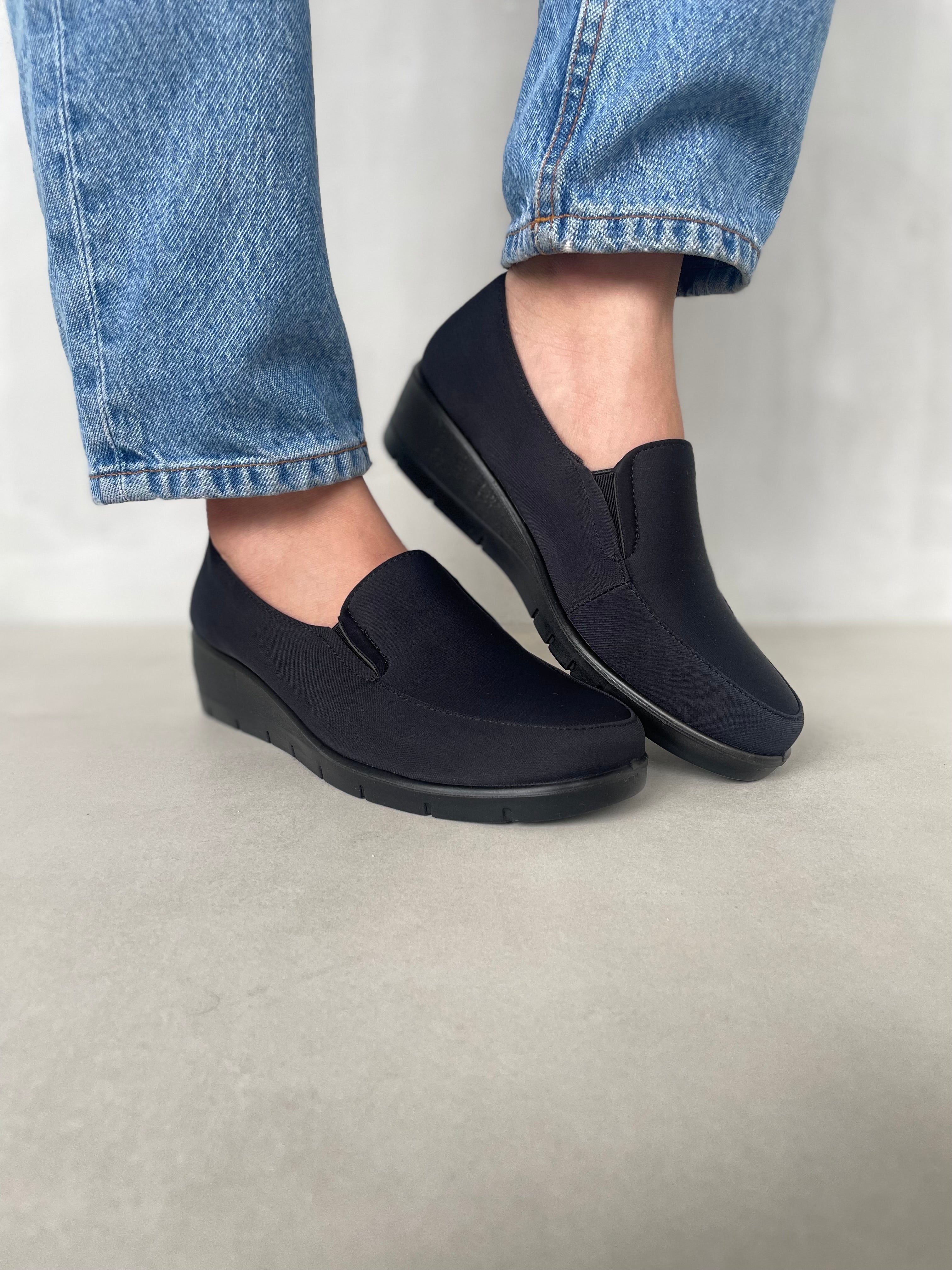 Zapatos Slip On Tejidos Elásticos Con Plataforma 14084 Comodidad Contemporánea Y Estilo Versátil