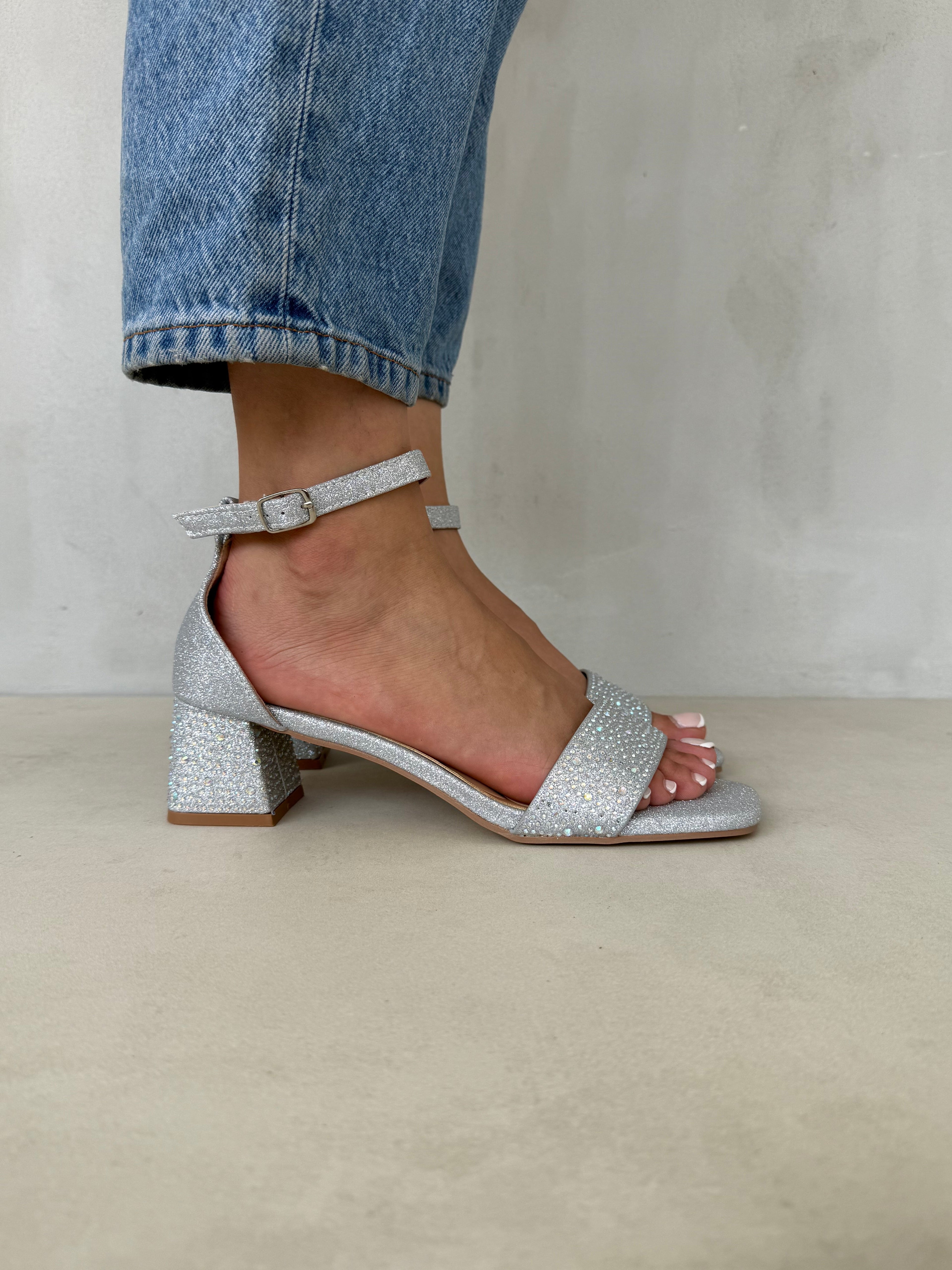 Sandalias Plateadas de Tacón con Brillos Elegantes para Fiestas y Eventos – 14467