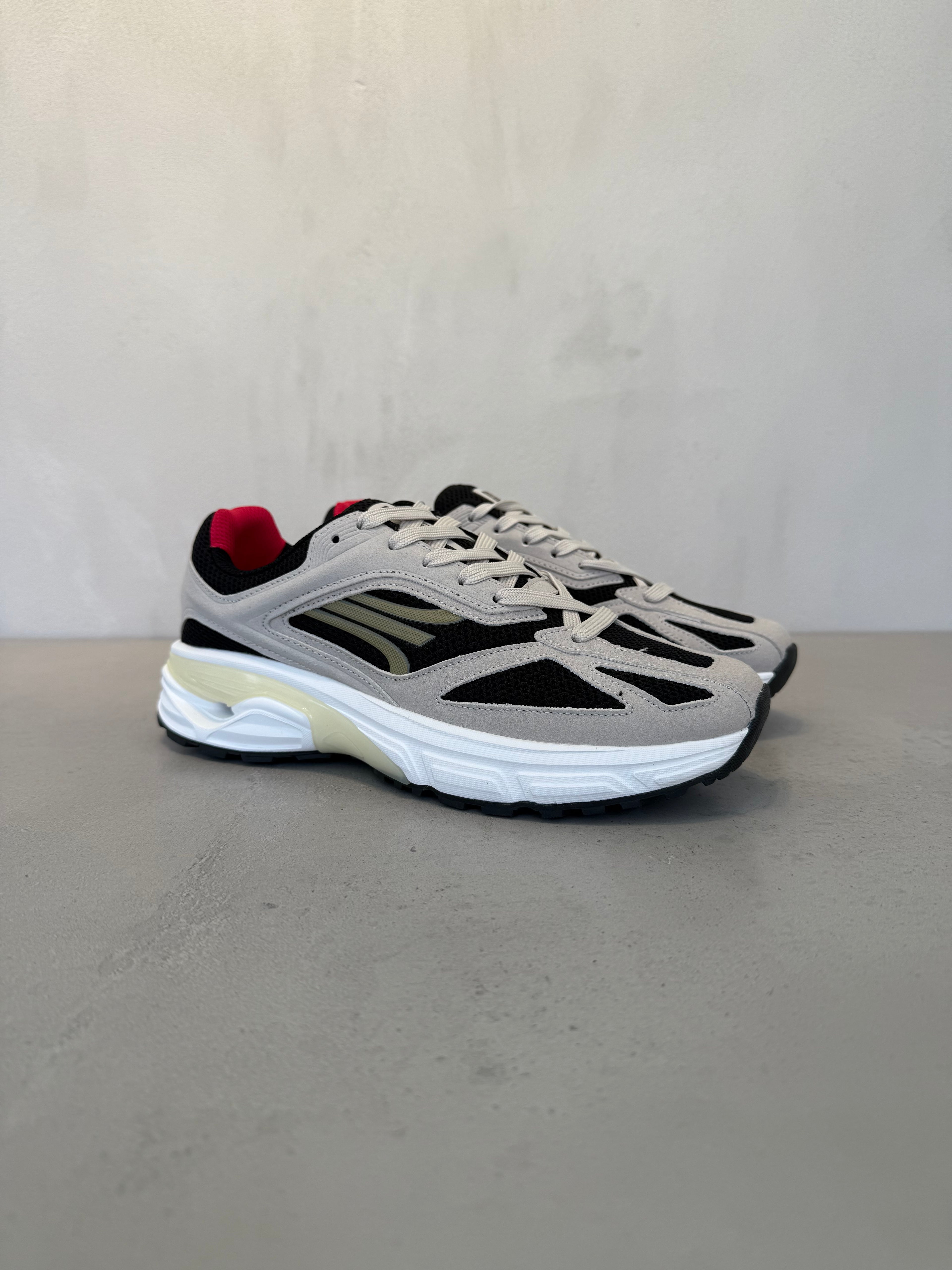 Zapatilla Urbana Beige con Detalles en Negro Cordones Suela Flexible Plantilla Acolchada 14641