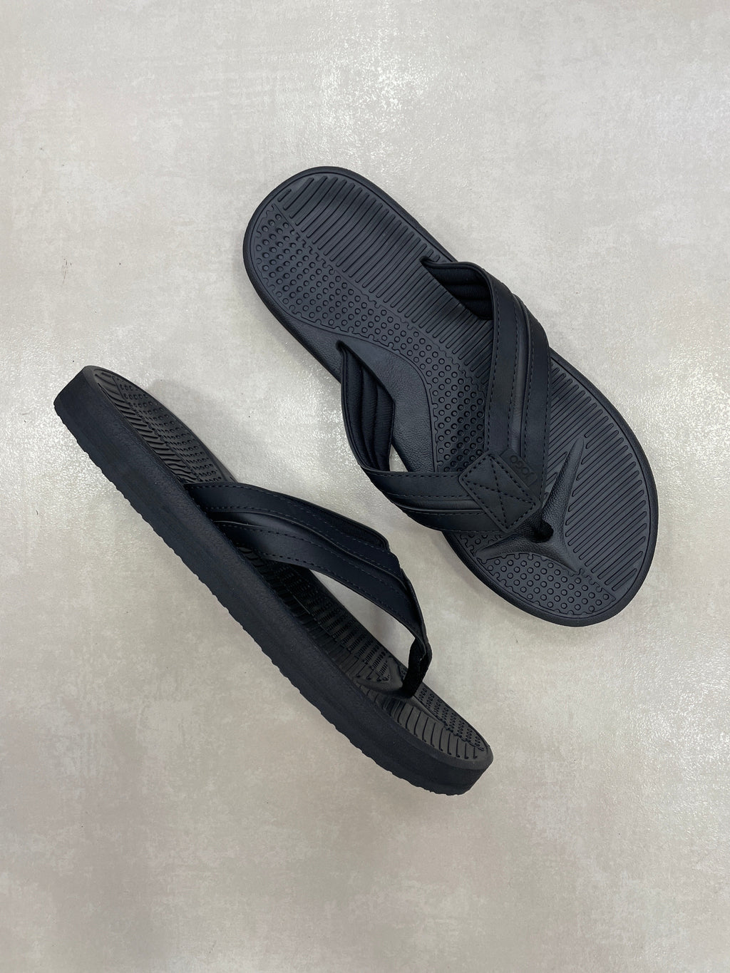 Chancletas Negras Con Correas Anchas Y Soporte Anatómico Para Uso Diario Y Playa – 14397