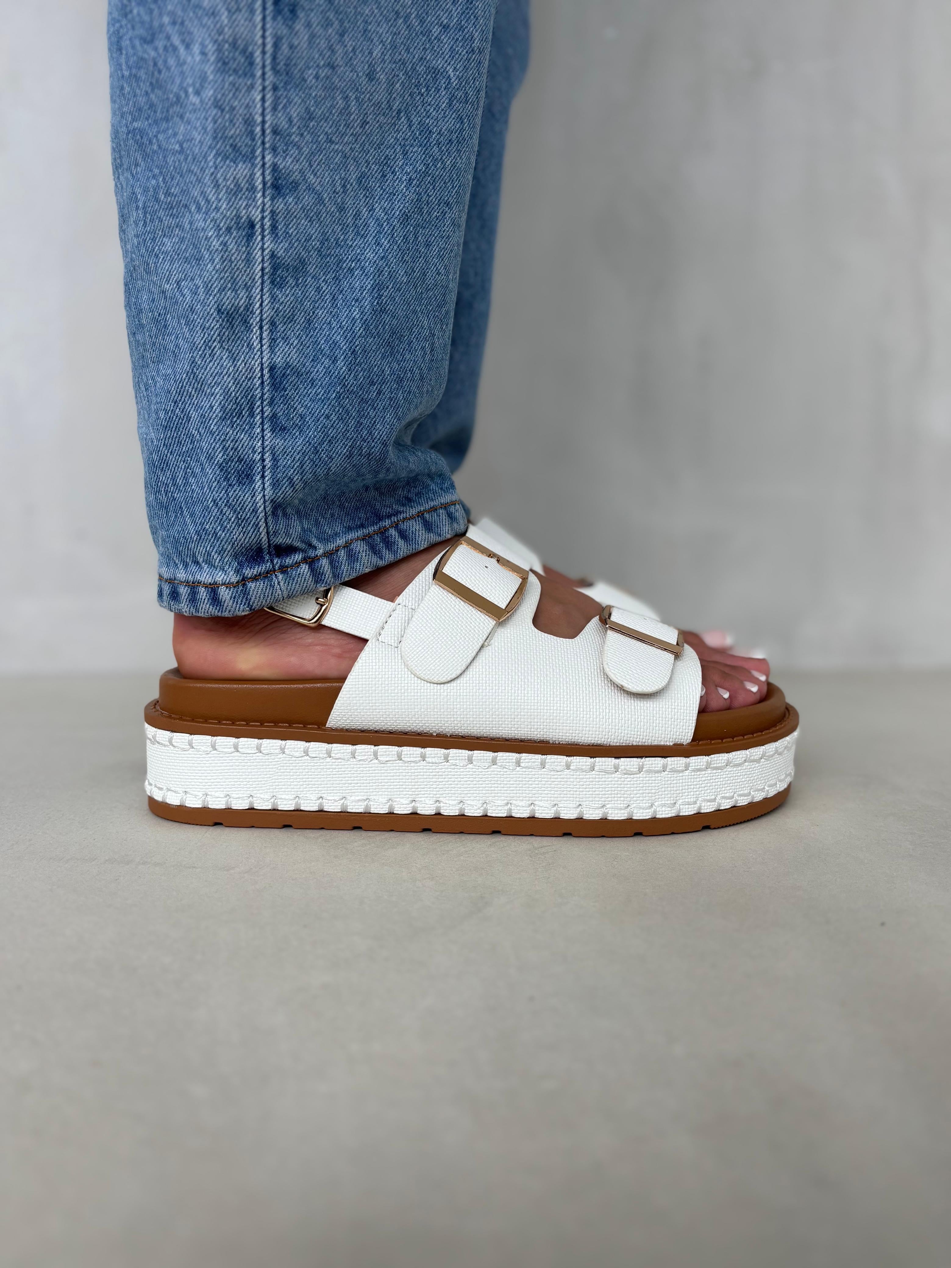 Sandalias Minimalista Con Hebillas Doradas 14349 Plataforma Alta Y Ajuste Seguro