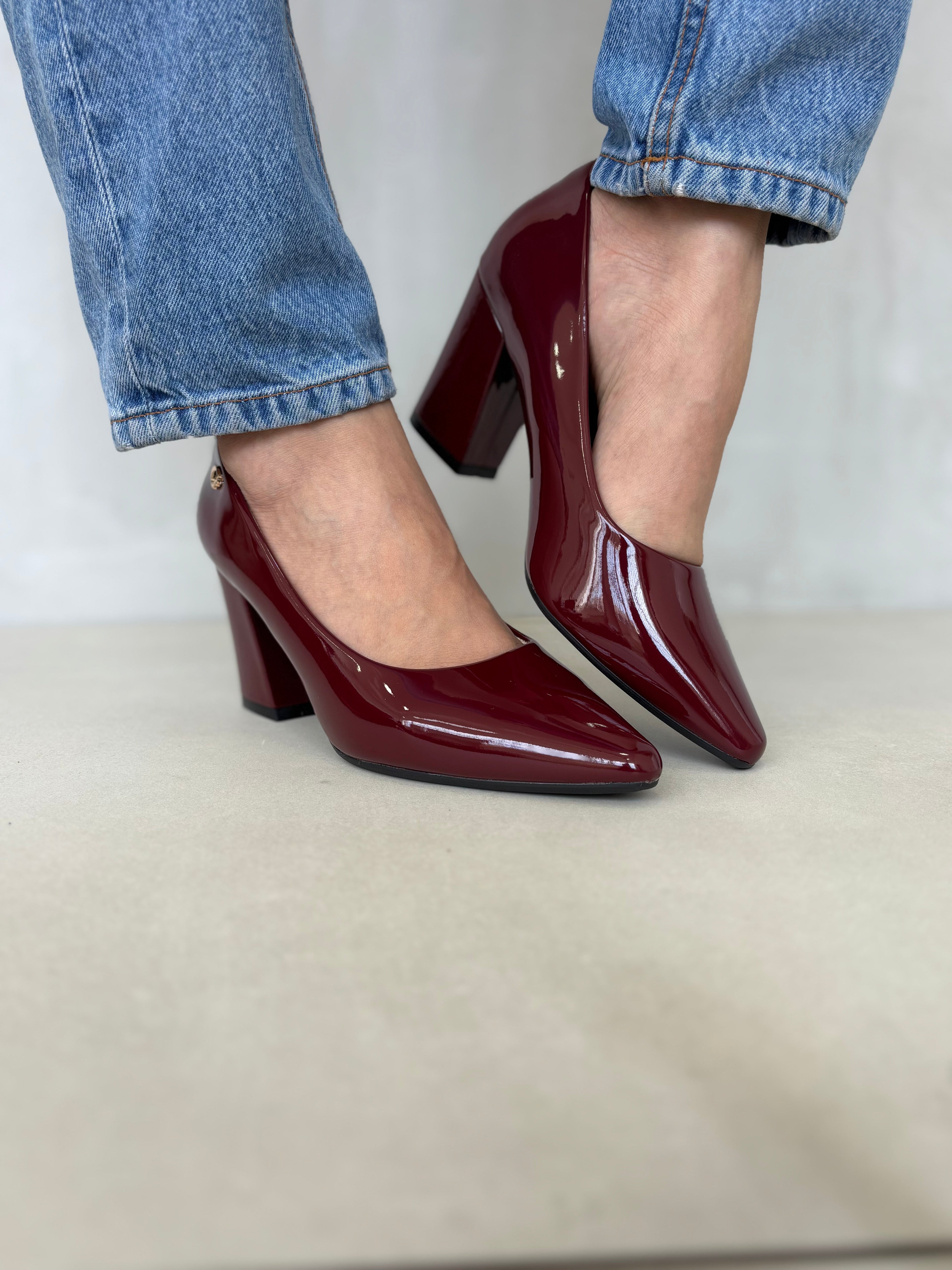 Zapatos De Vestir Burdeos En Charol Para Dama Con Tacón Alto Cuadrado Elegante - 14255