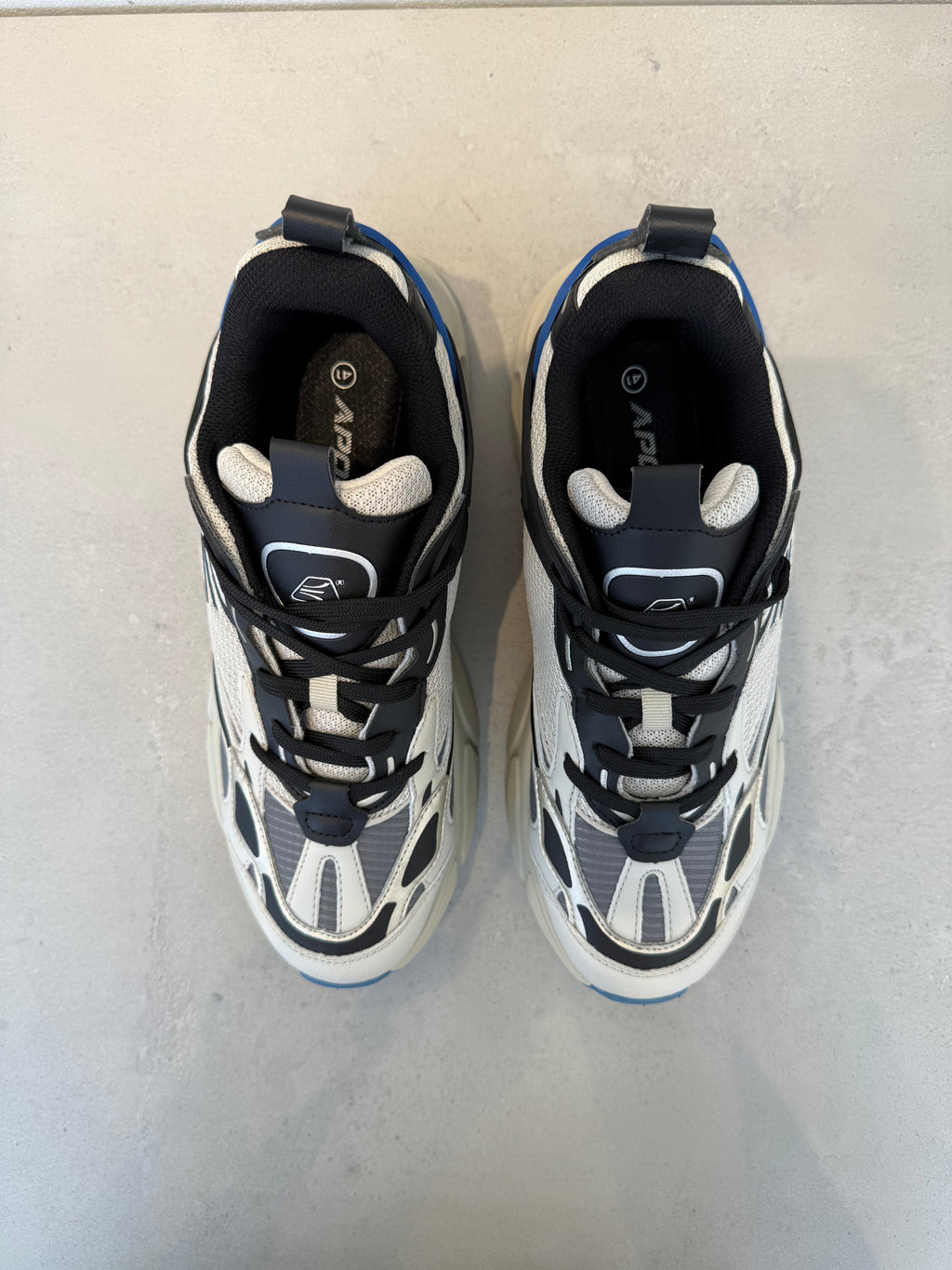 Tenis Gris Azul Con Cordones Y Amortiguación Ligera En Diseño Urbano Y Look Moderno – 14645