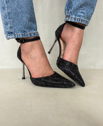 Tacones Negros Con Brillos Y Correa Al Tobillo, Punta Fina Y Tacón Metálico - 14261