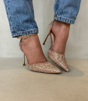 Tacones Rosa Gold con Brillos Finos y Correa al Tobillo Elegancia Sofisticada – 14262