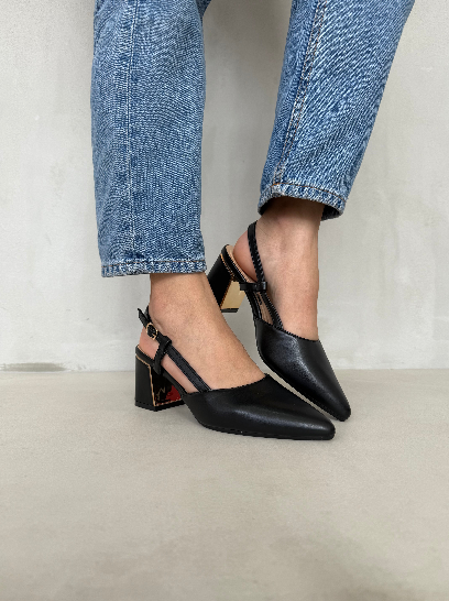 Zapatos de Tacón Minimal Elegante Negro 14342 Con Tiras Cruzadas y Pulsera Ajustable para Dama
